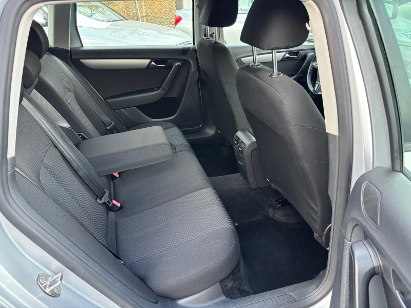 VW Passat 2.0TDI-AVTOMAT, снимка 9 - Автомобили и джипове - 52538924