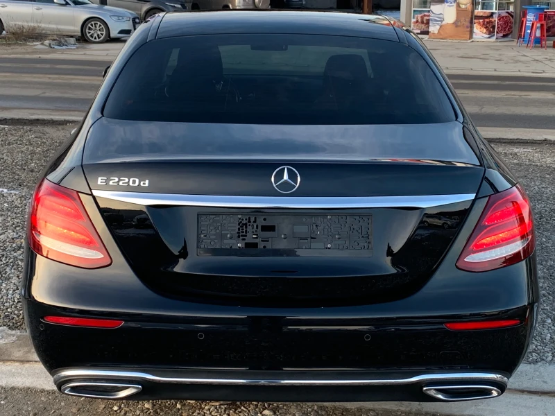 Mercedes-Benz E 220 Distr+ .Head Up.Key less.FUL.TOP.Собствен лизинг!, снимка 5 - Автомобили и джипове - 53100301