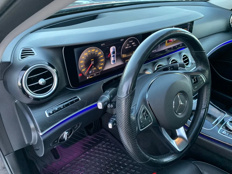 Mercedes-Benz E 220 Distr+ .Head Up.Key less.FUL.TOP.Собствен лизинг!, снимка 9 - Автомобили и джипове - 53100301