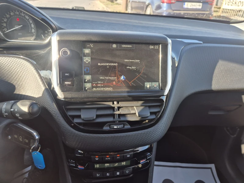 Peugeot 208 1.6Hdi Allure , снимка 8 - Автомобили и джипове - 53171960
