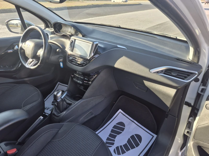 Peugeot 208 1.6Hdi Allure , снимка 12 - Автомобили и джипове - 53171960