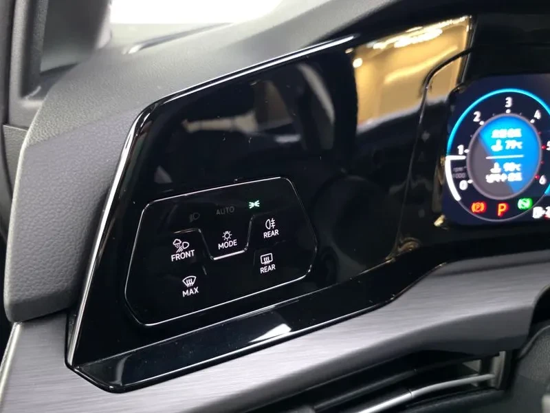 VW Golf 2.0 Tdi Premium, снимка 17 - Автомобили и джипове - 55735002