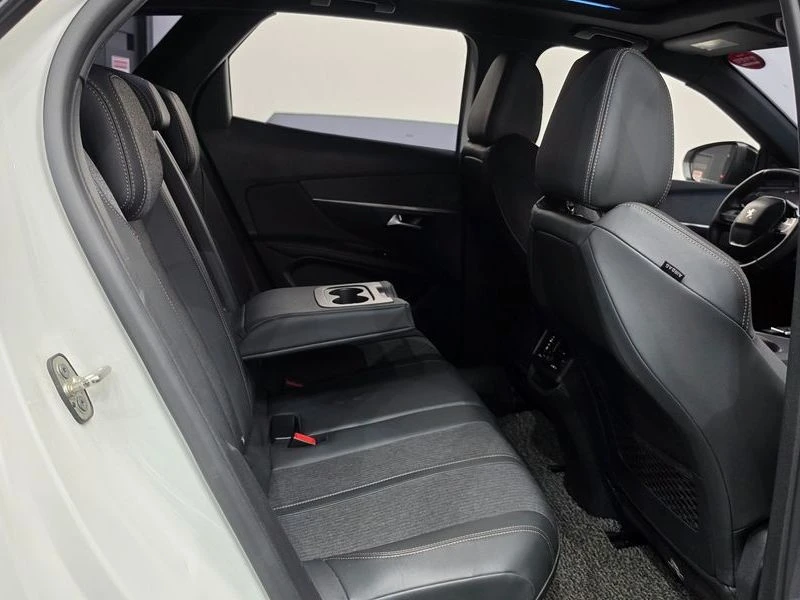 Peugeot 3008 1.5 Automatic, снимка 12 - Автомобили и джипове - 55944273