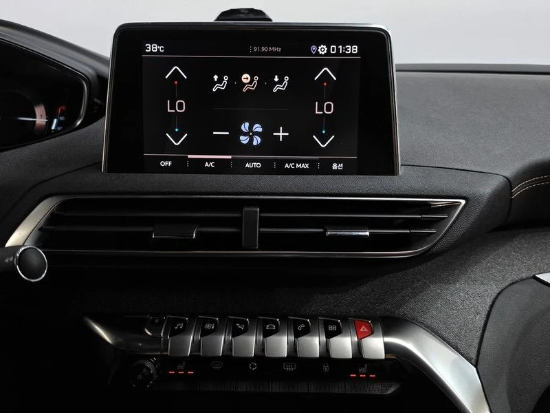 Peugeot 3008 1.5 Automatic, снимка 14 - Автомобили и джипове - 55944273