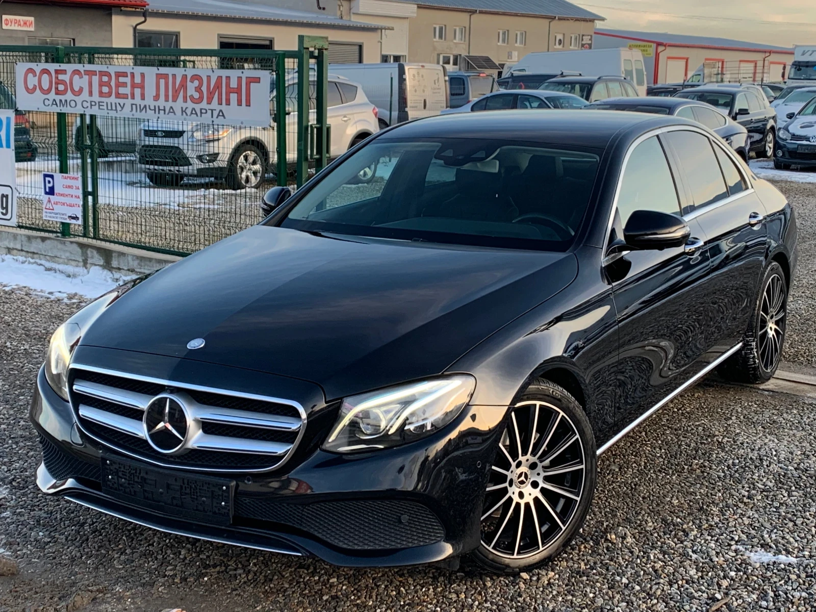 Mercedes-Benz E 220 Distr+ .Head Up.Key less.FUL.TOP.Собствен лизинг!, снимка 1