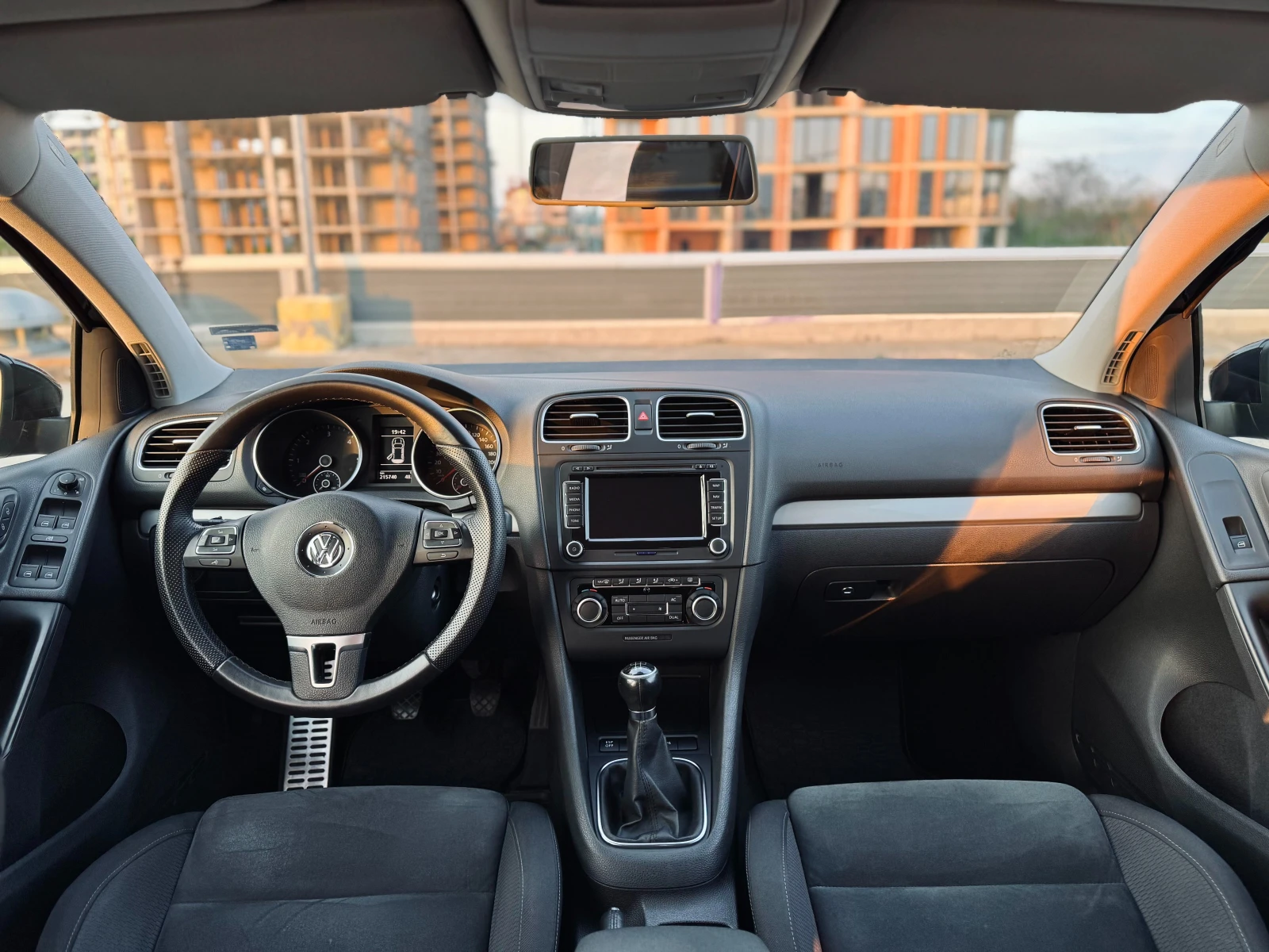 VW Golf 2.0TDI /с пълна история/ - изображение 10