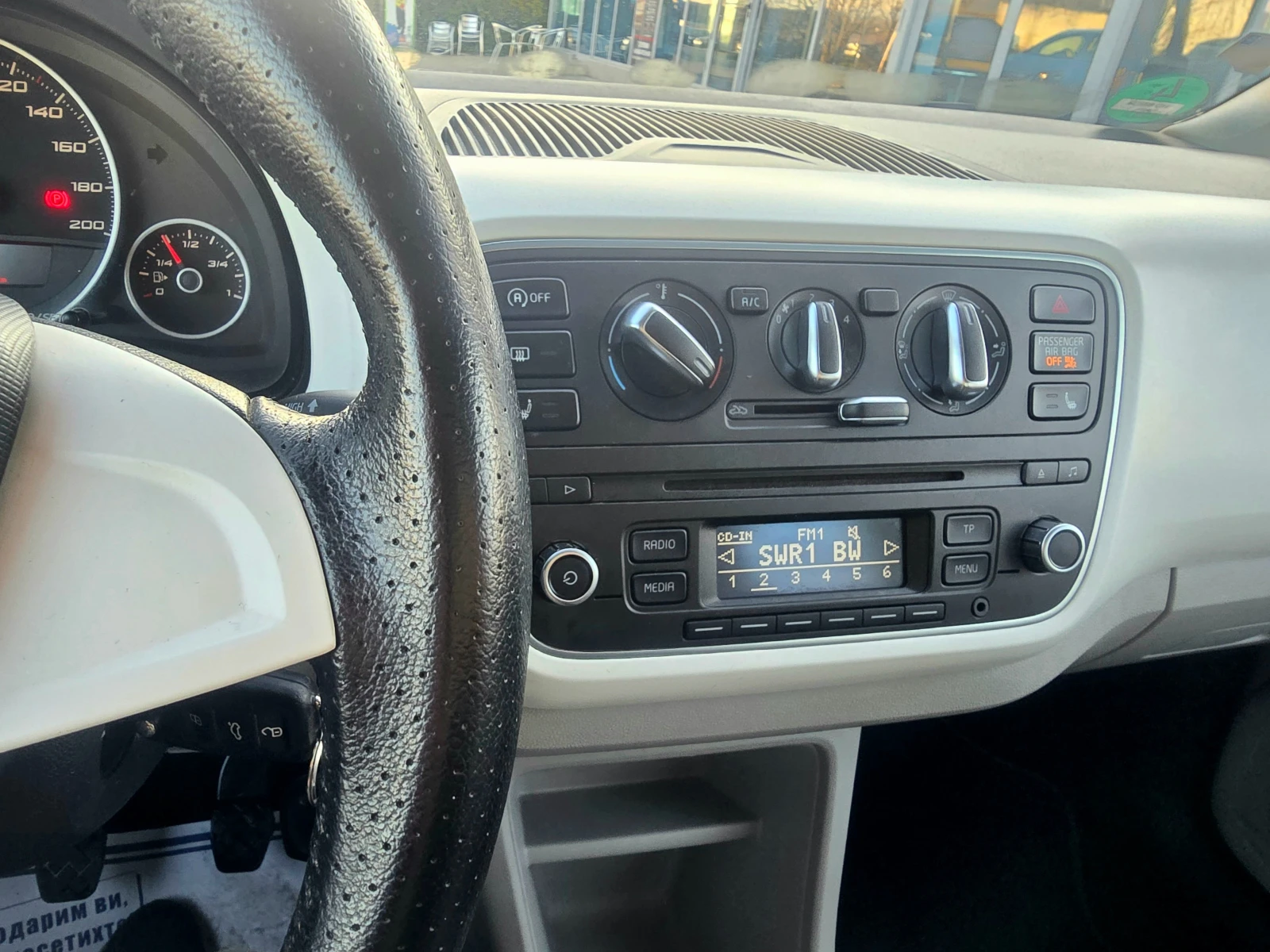Seat Mii ПЕРФЕКТЕН/1.0i - изображение 8