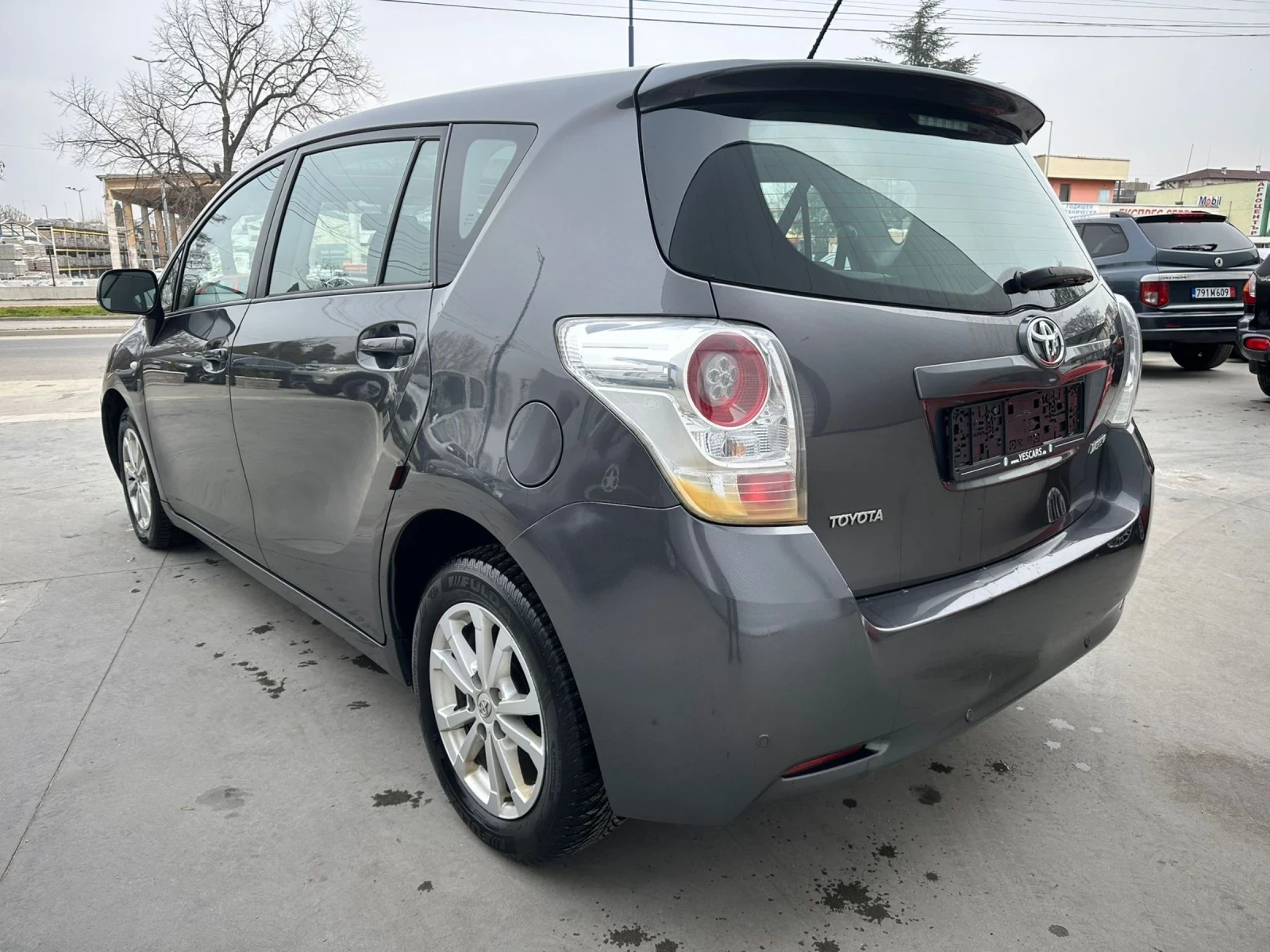 Toyota Verso, снимка 3 - Автомобили и джипове - 52174451