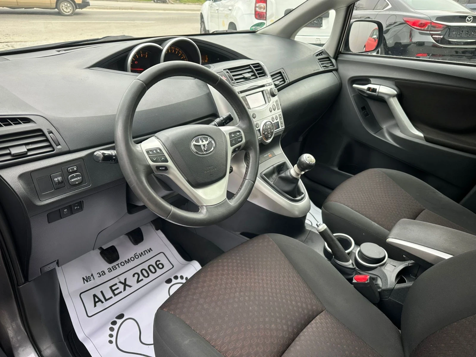 Toyota Verso, снимка 5 - Автомобили и джипове - 52174451