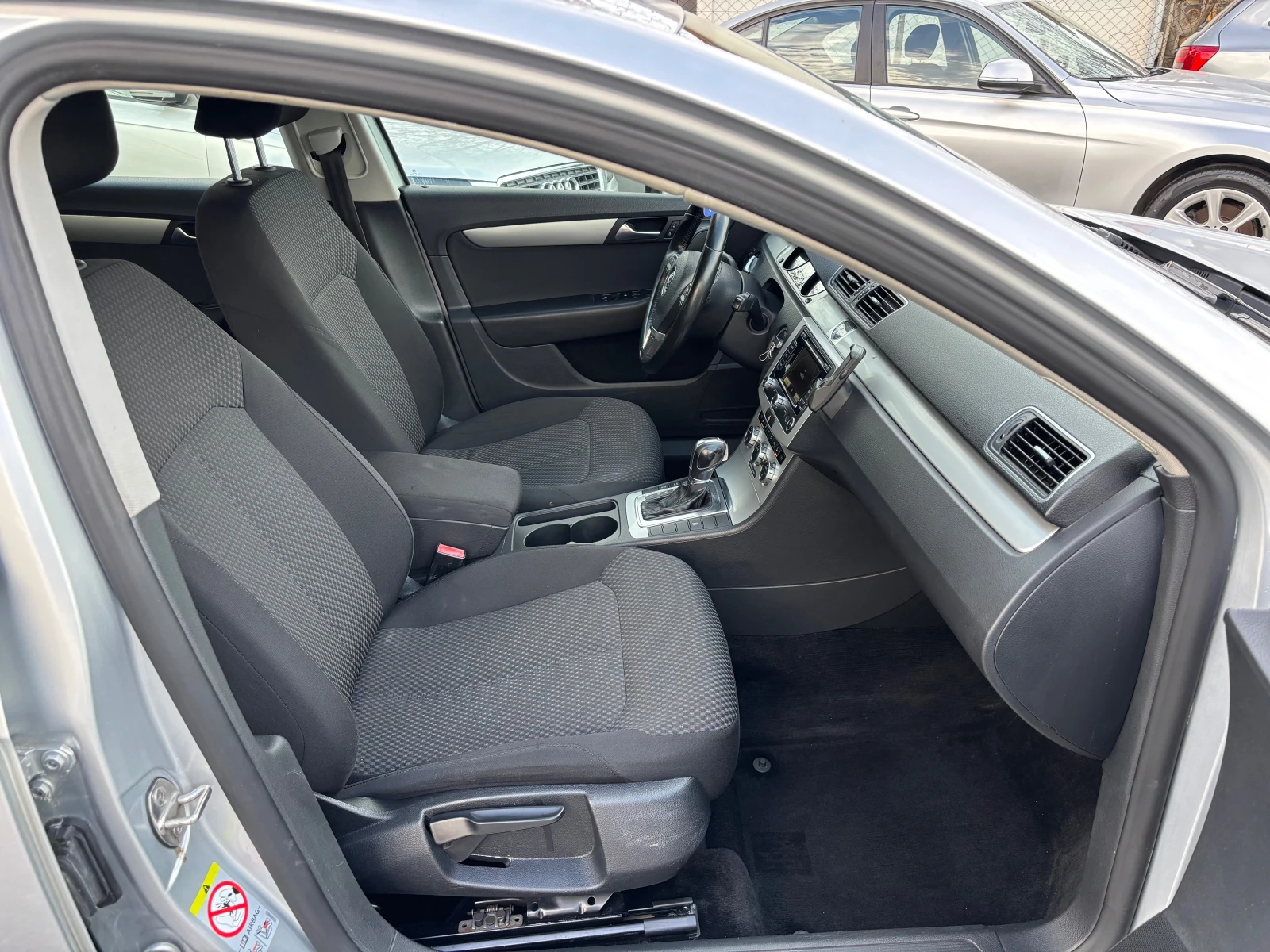 VW Passat 2.0TDI-AVTOMAT - изображение 10