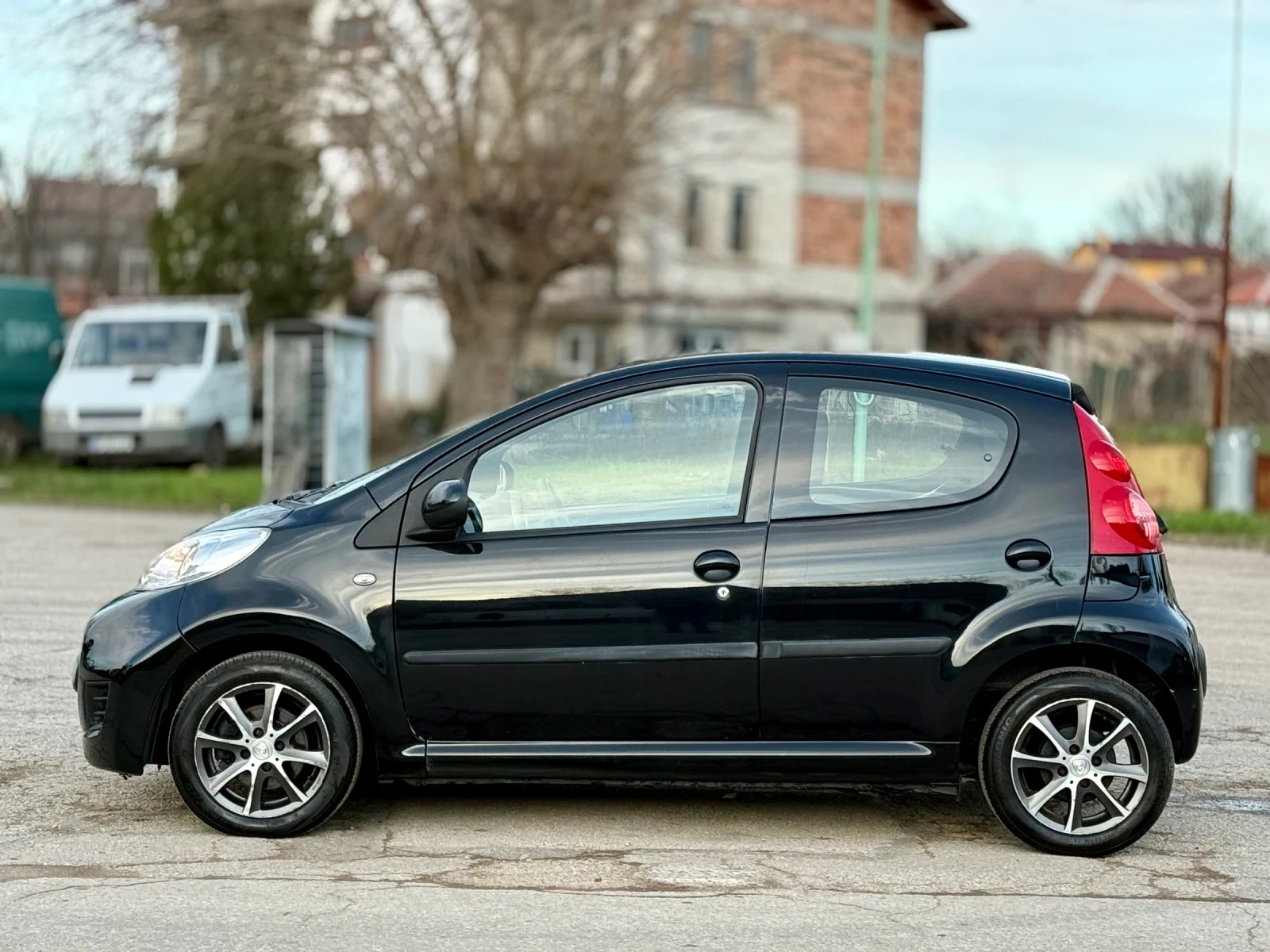 Peugeot 107 Face* KLIMA* TOP - изображение 8