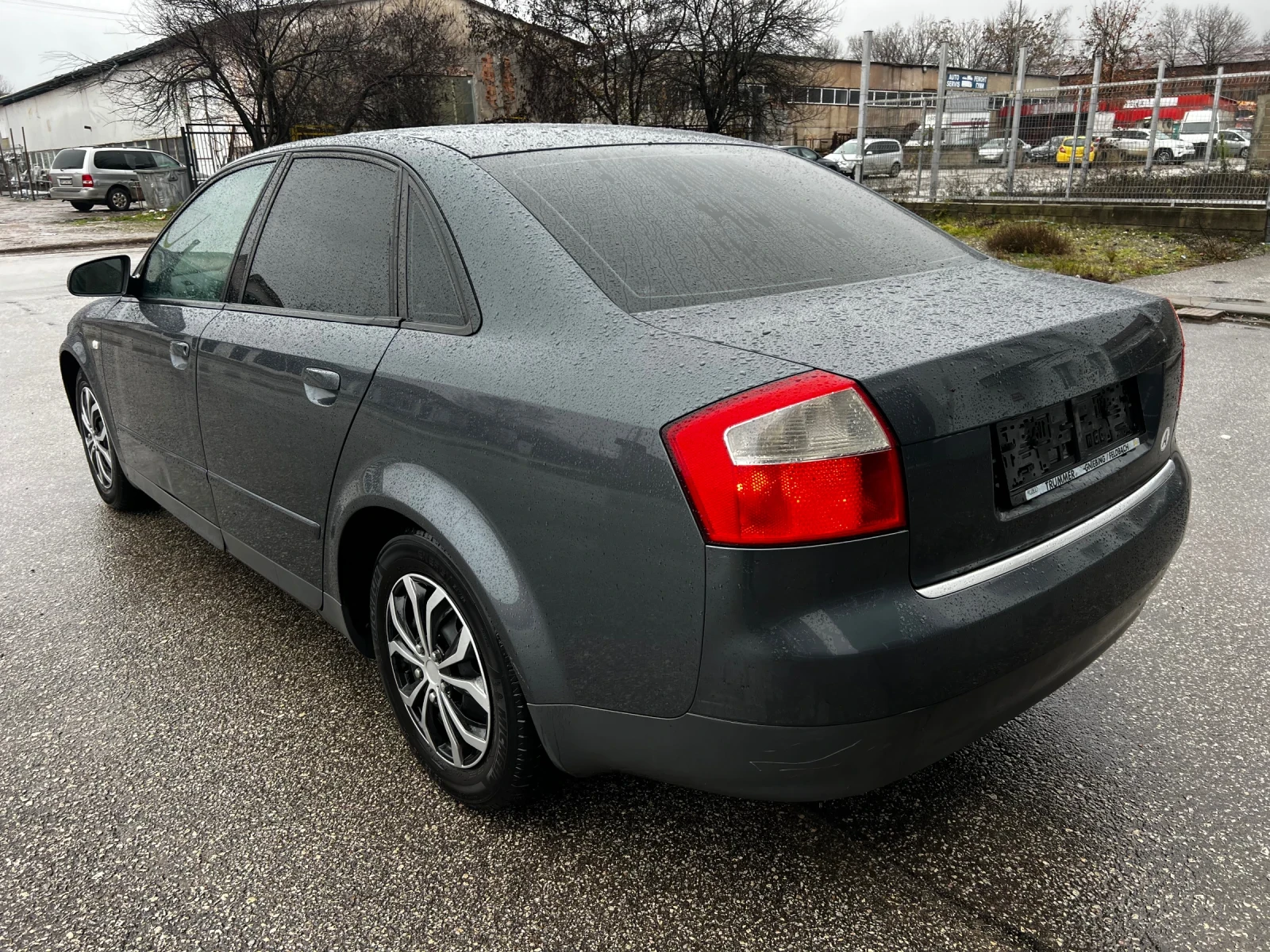 Audi A4 1.9TDI 101к.с * Xenon* Кожа*  - изображение 3