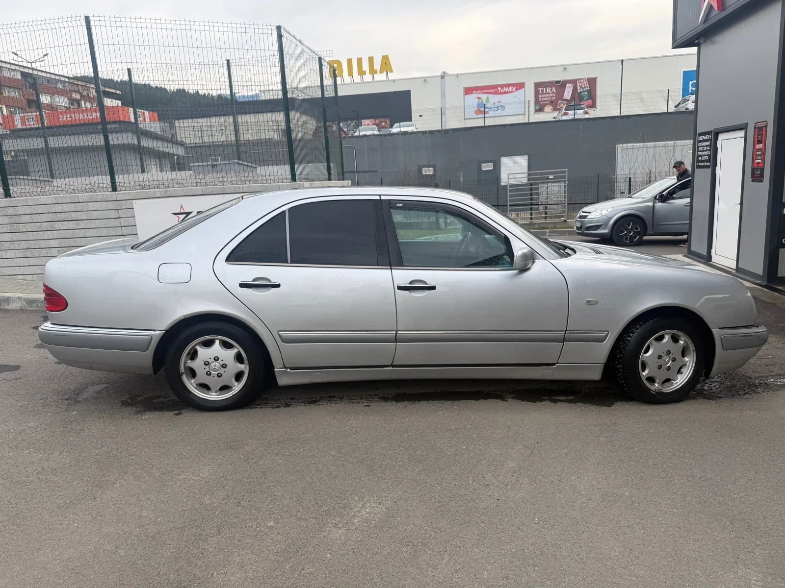 Mercedes-Benz E 290 E290 TD, снимка 5 - Автомобили и джипове - 53713057