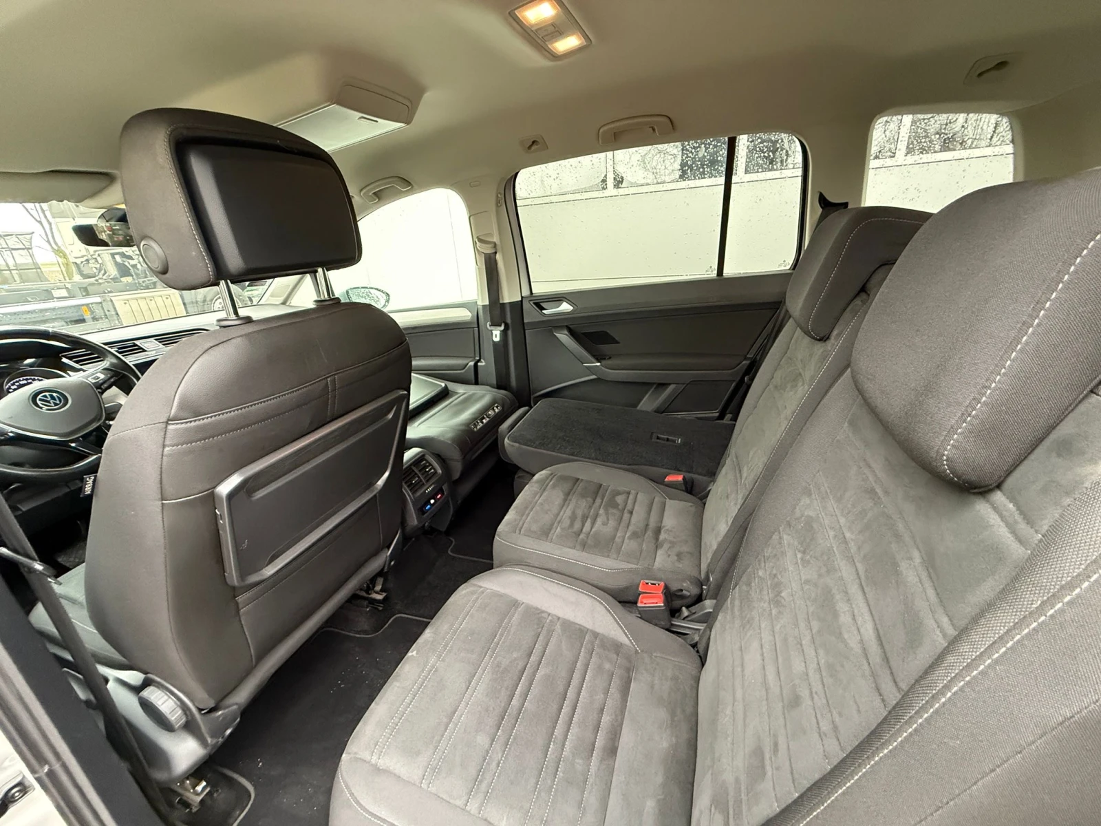 VW Touran, снимка 8 - Автомобили и джипове - 53816462