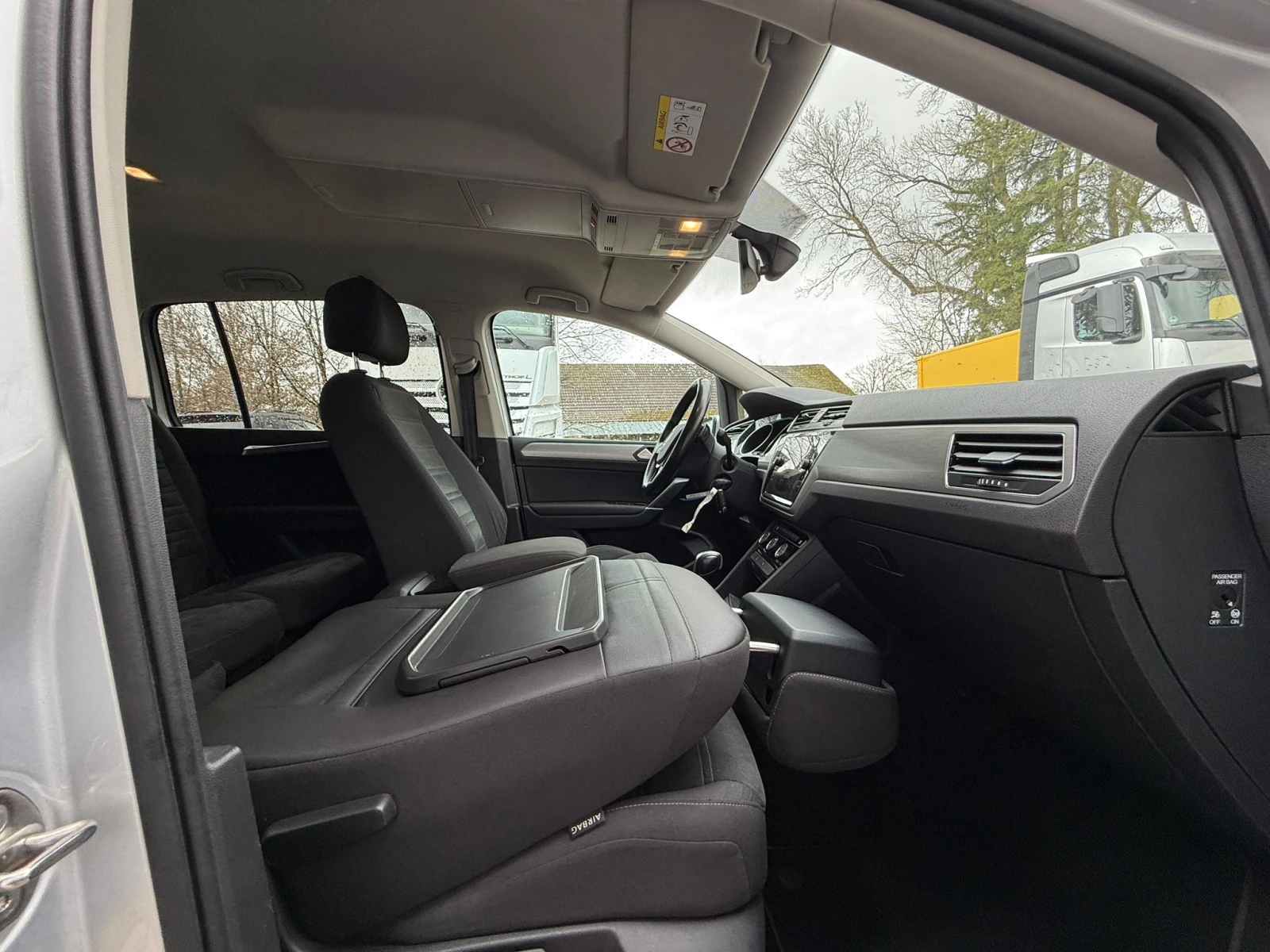 VW Touran, снимка 12 - Автомобили и джипове - 53816462