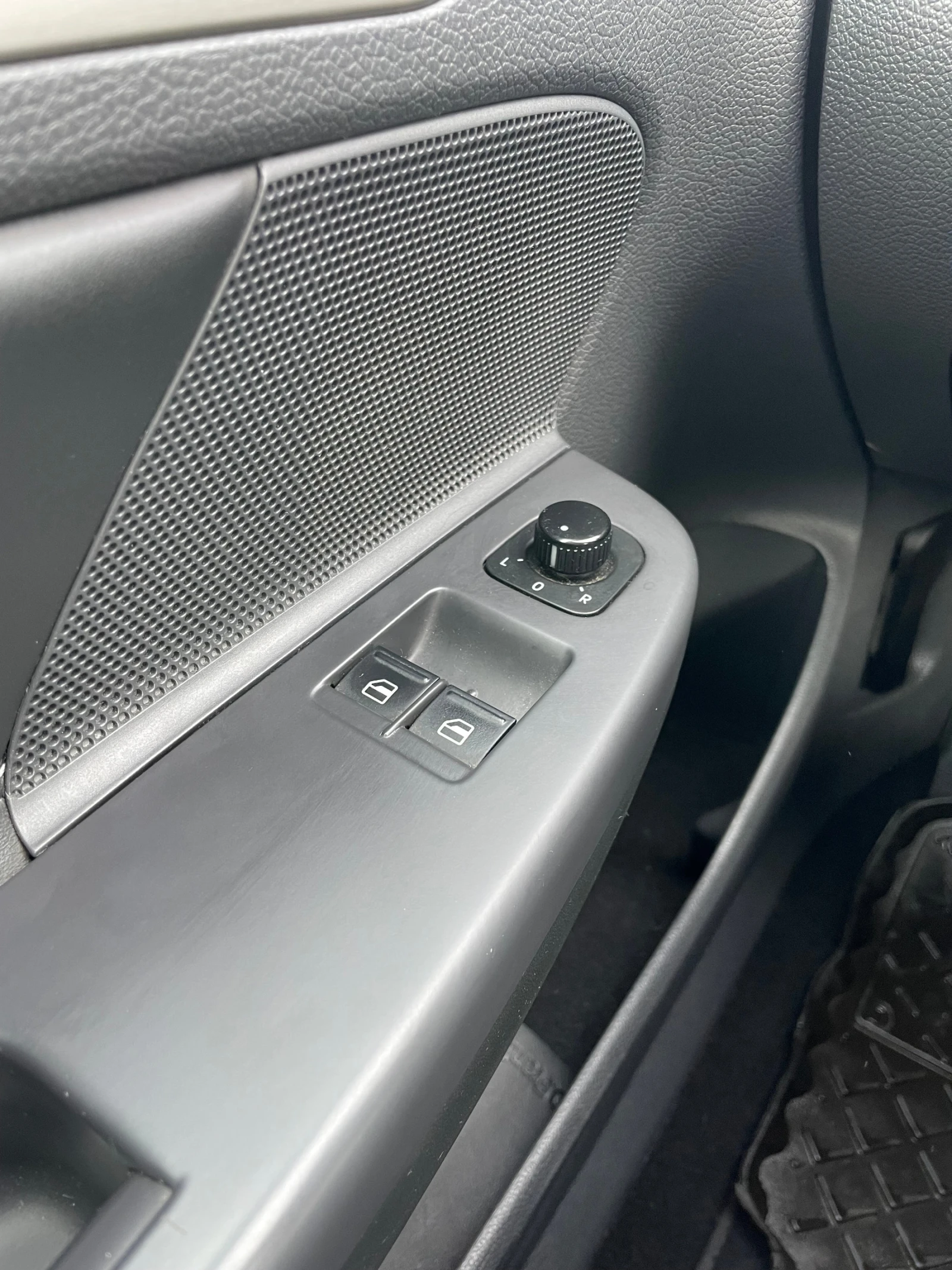 VW Golf 2TDI 140к.с. 4Motion, снимка 11 - Автомобили и джипове - 53839506