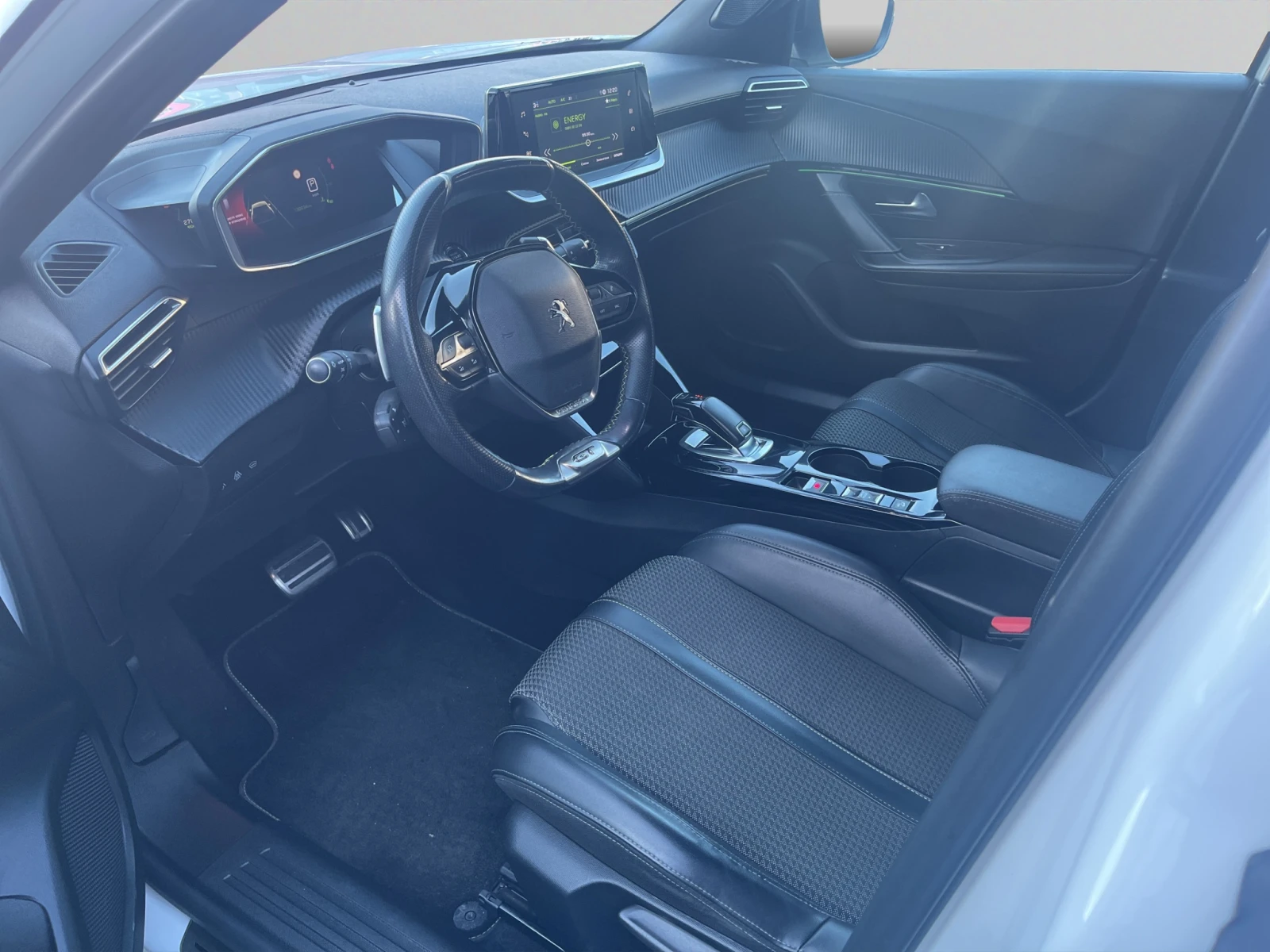 Peugeot 2008, снимка 8 - Автомобили и джипове - 53862388