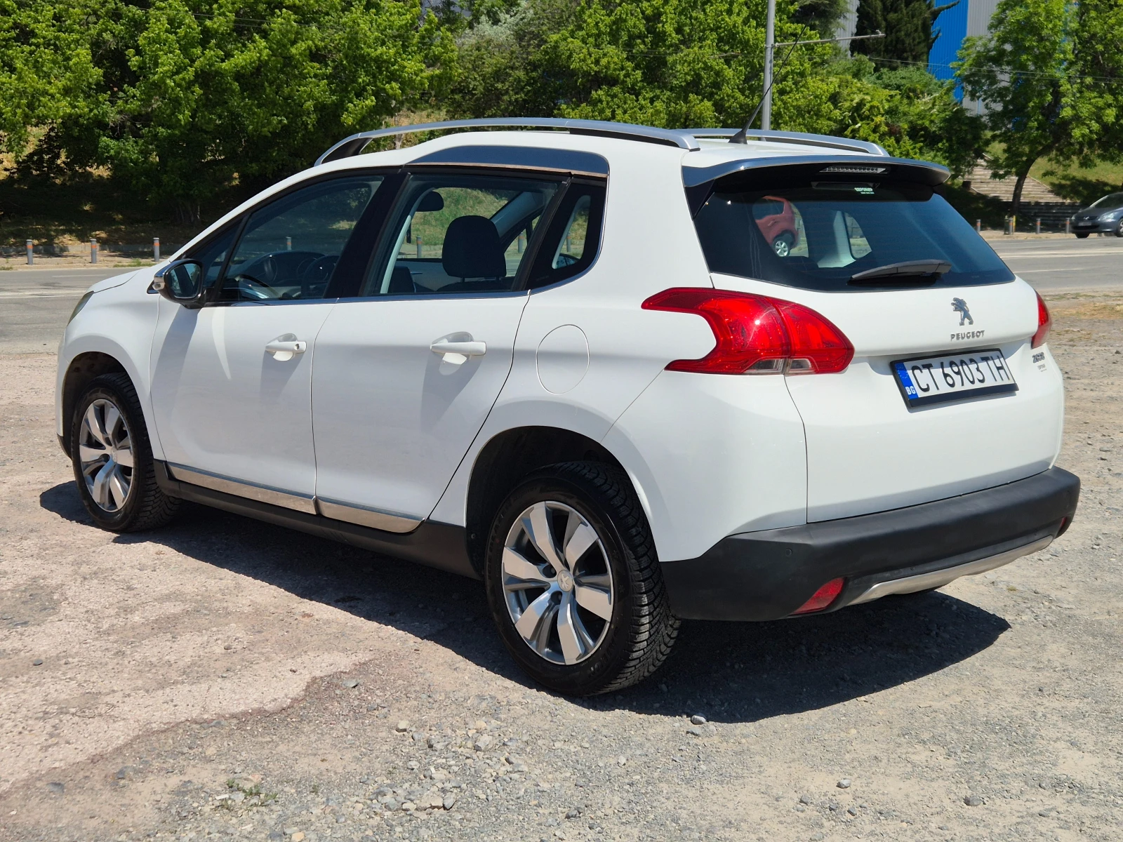 Peugeot 2008 1.2i, снимка 3 - Автомобили и джипове - 54571968