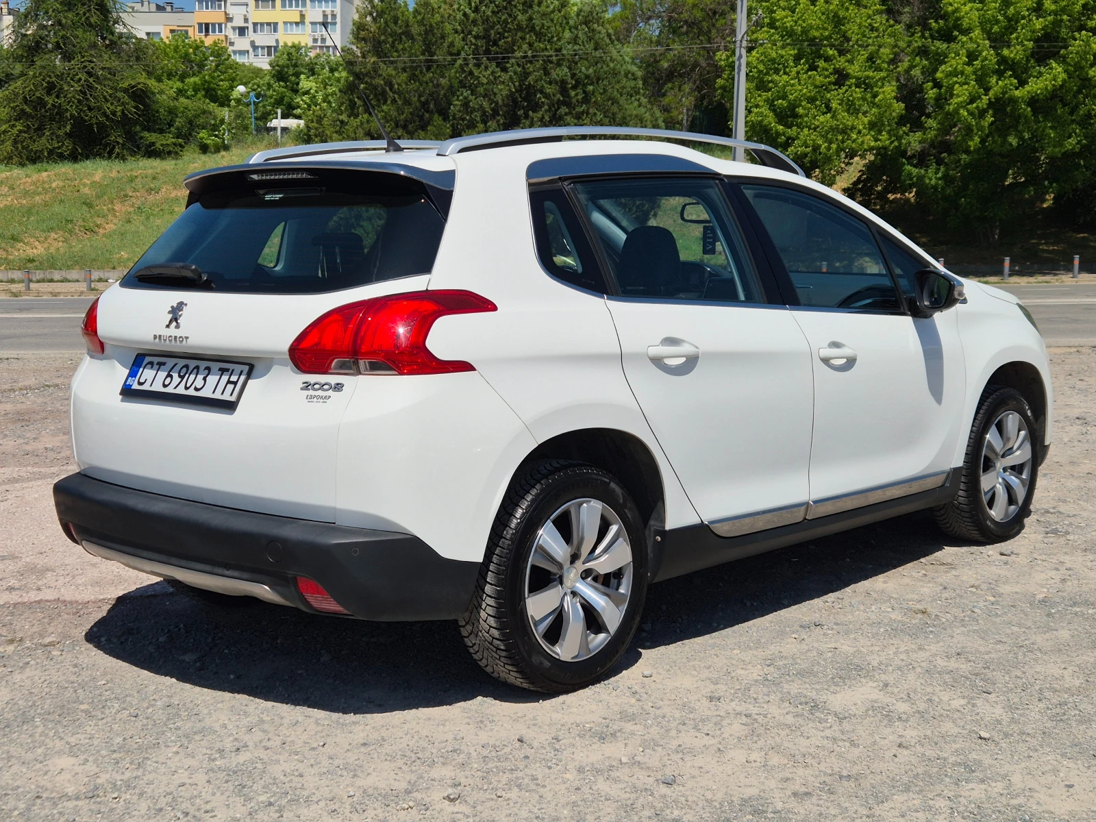 Peugeot 2008 1.2i, снимка 5 - Автомобили и джипове - 54571968