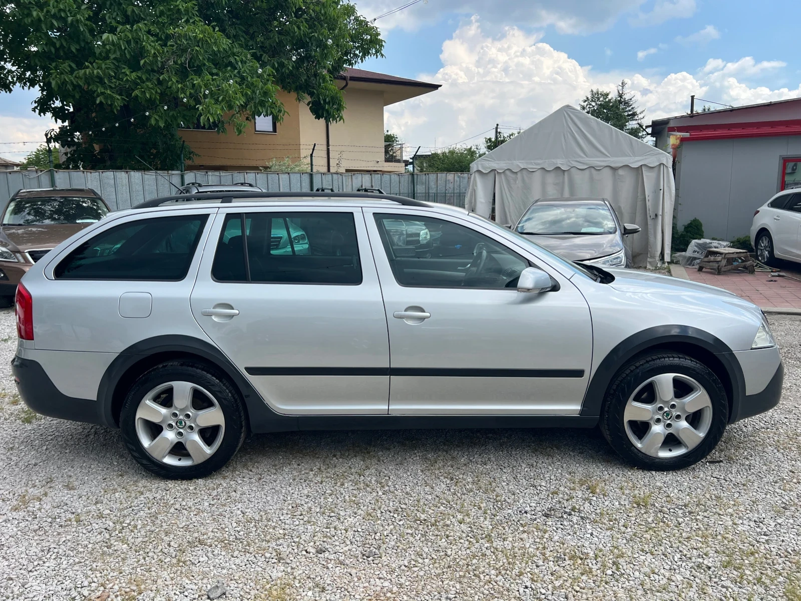 Skoda Octavia Scout 2.0TDI* 4х4* ШВЕЙЦАРИЯ* , снимка 4 - Автомобили и джипове - 55001425