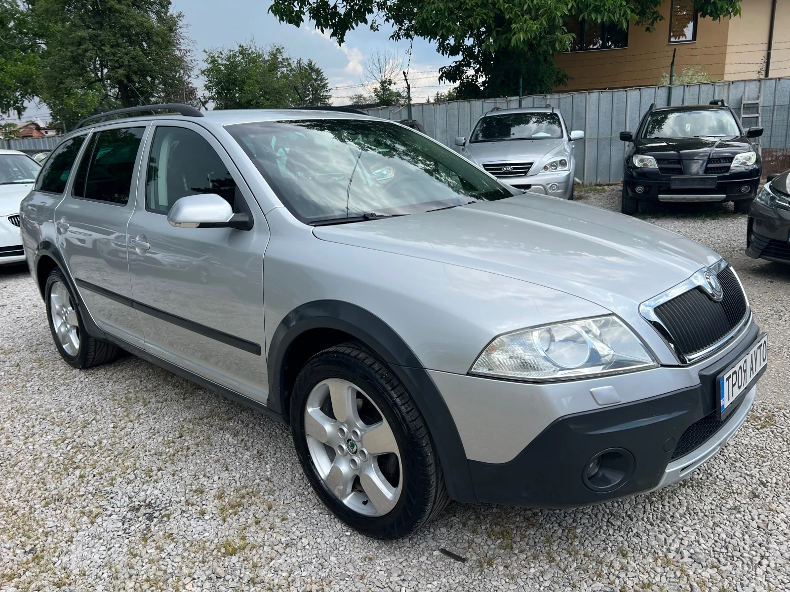 Skoda Octavia Scout 2.0TDI* 4х4* ШВЕЙЦАРИЯ* , снимка 3 - Автомобили и джипове - 55001425
