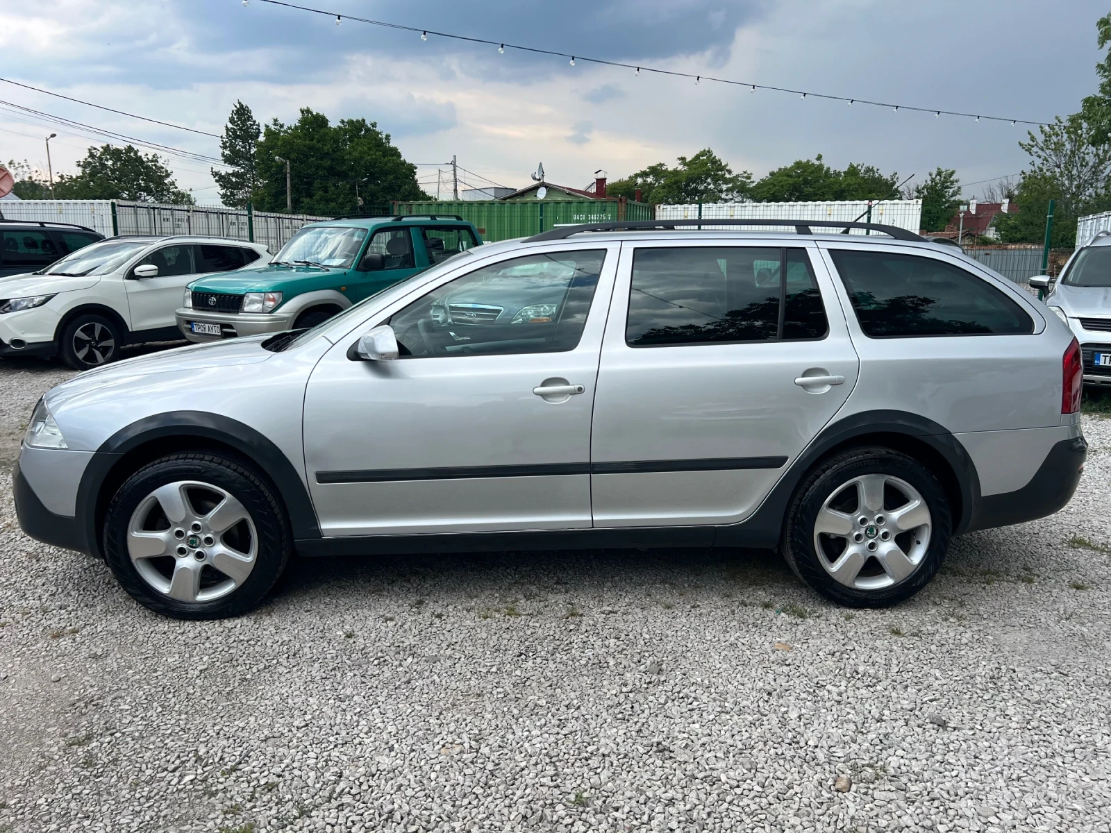 Skoda Octavia Scout 2.0TDI* 4х4* ШВЕЙЦАРИЯ* , снимка 8 - Автомобили и джипове - 55001425