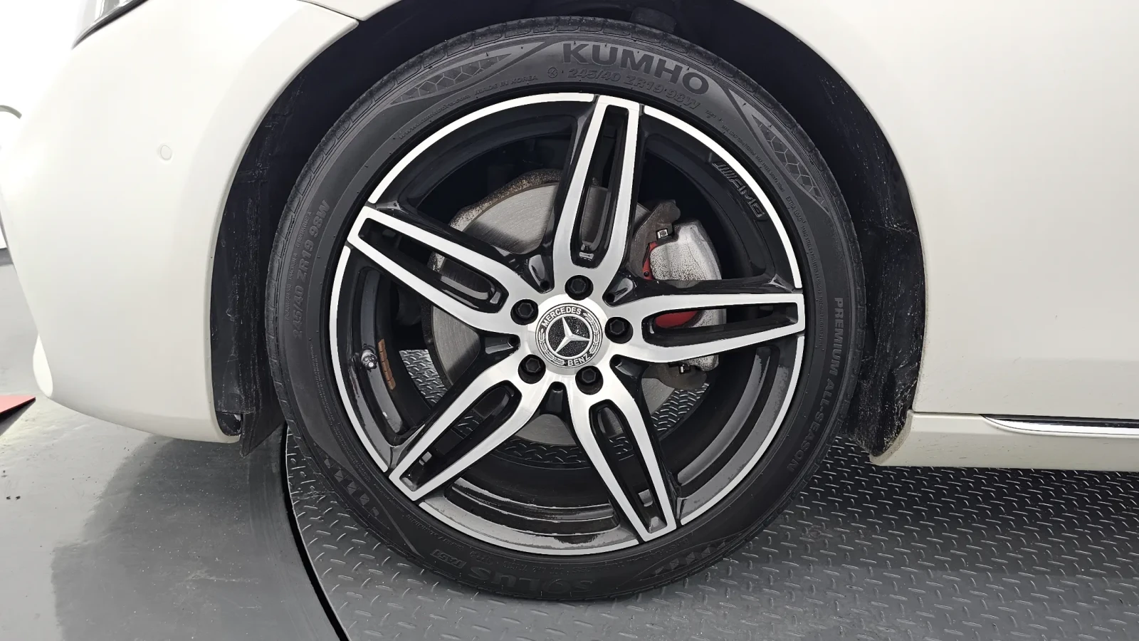 Mercedes-Benz E 200 AMG LINE/HEAD UP/PANORAMA/360CAM/CARBON/, снимка 5 - Автомобили и джипове - 55219880