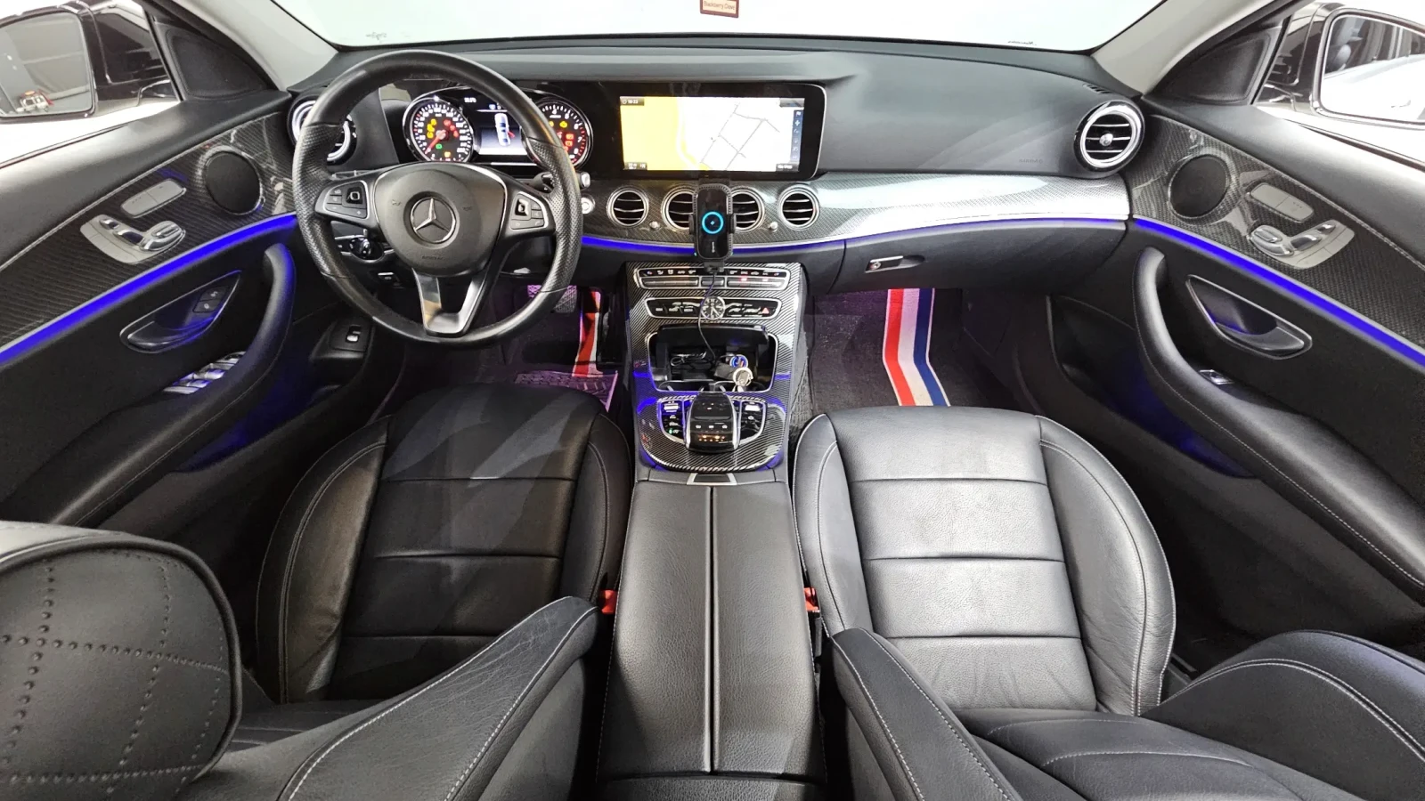 Mercedes-Benz E 200 AMG LINE/HEAD UP/PANORAMA/360CAM/CARBON/, снимка 7 - Автомобили и джипове - 55219880