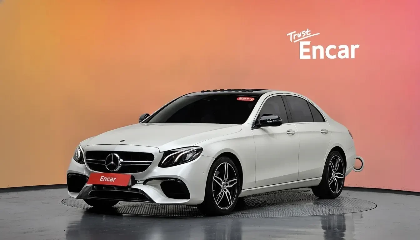 Mercedes-Benz E 200 AMG LINE/HEAD UP/PANORAMA/360CAM/CARBON/