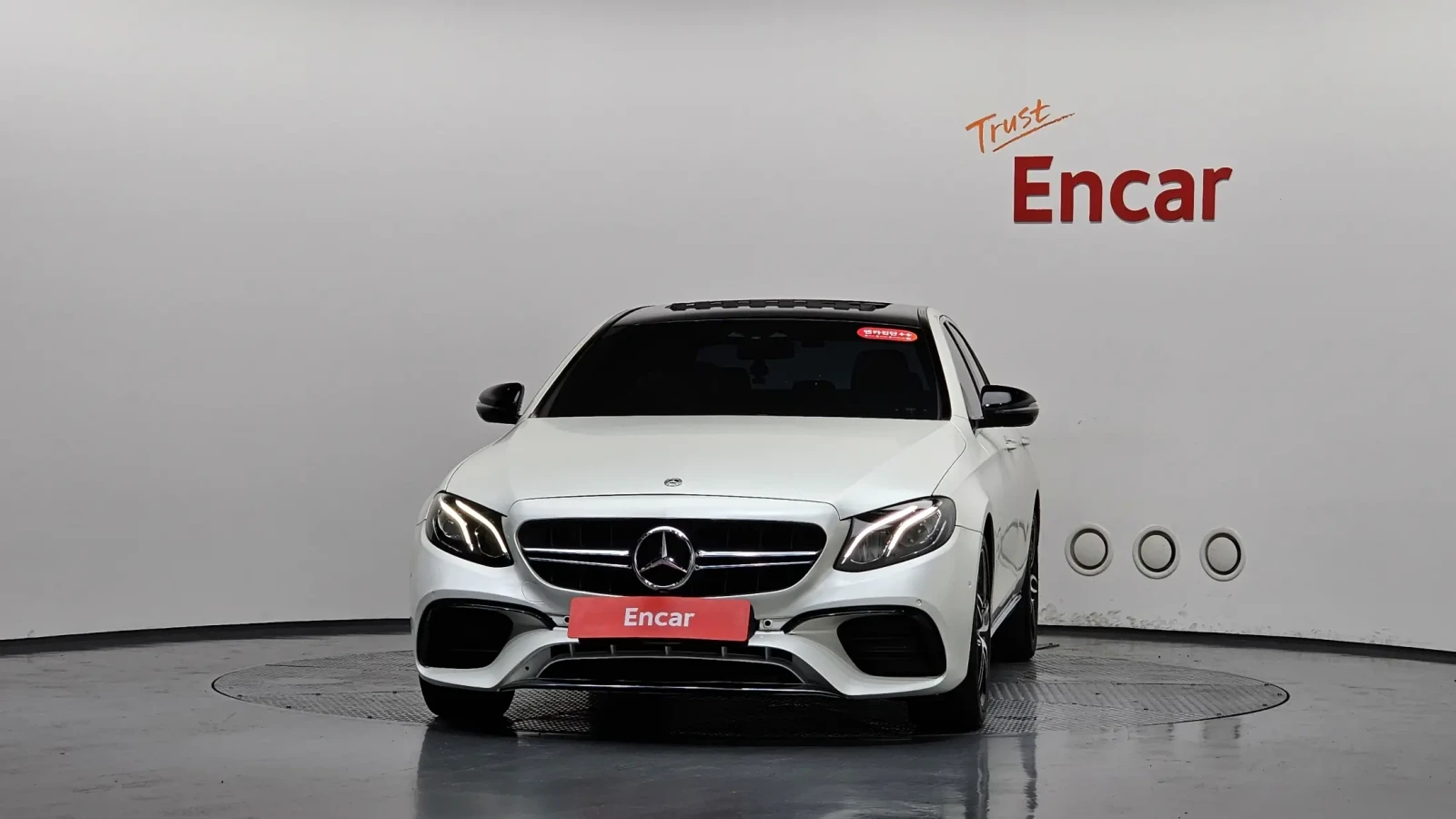 Mercedes-Benz E 200 AMG LINE/HEAD UP/PANORAMA/360CAM/CARBON/, снимка 3 - Автомобили и джипове - 55219880