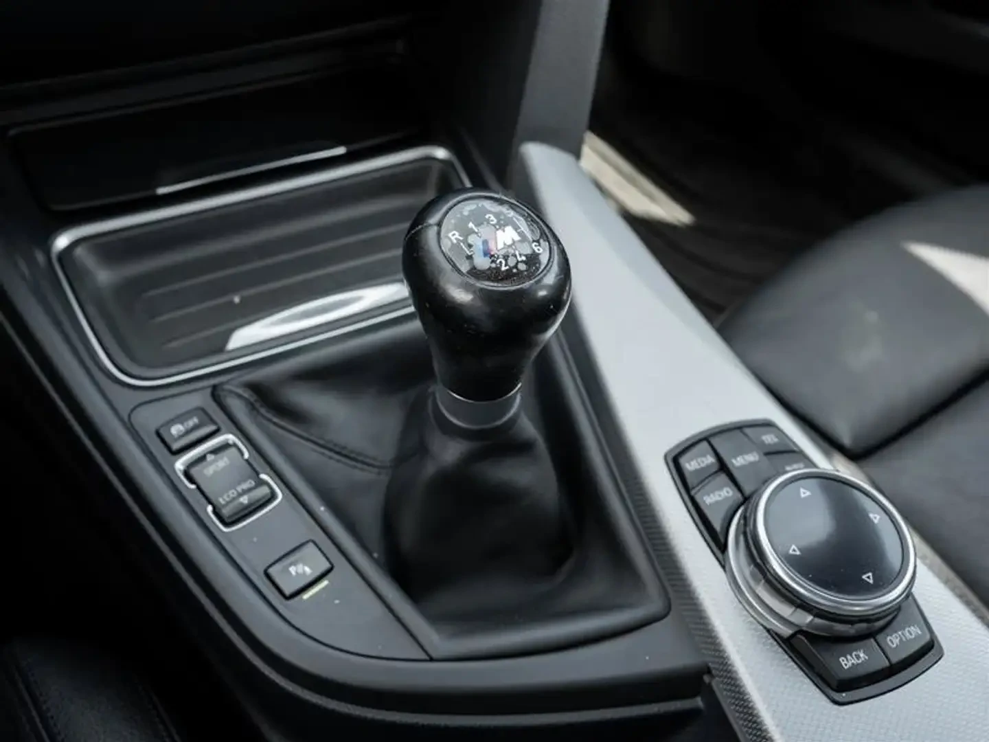 BMW 335 M* PERFORMANCE* PACKAGE* HARMON* KARDON* , снимка 10 - Автомобили и джипове - 56151500
