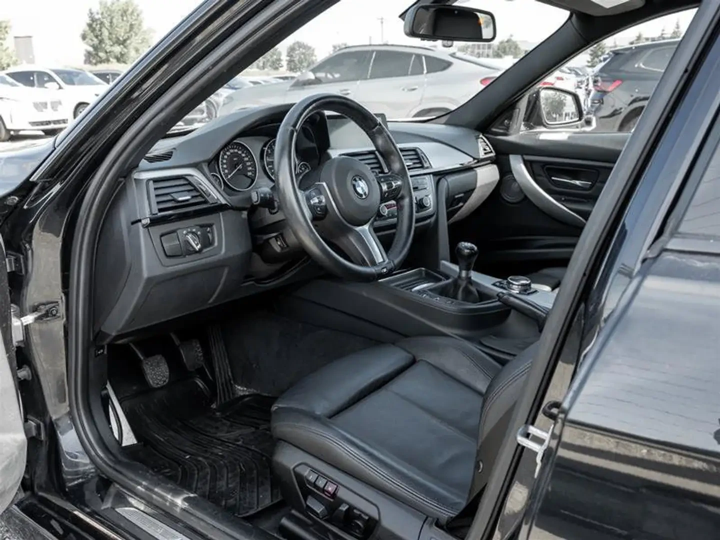 BMW 335 M* PERFORMANCE* PACKAGE* HARMON* KARDON* , снимка 7 - Автомобили и джипове - 56151500