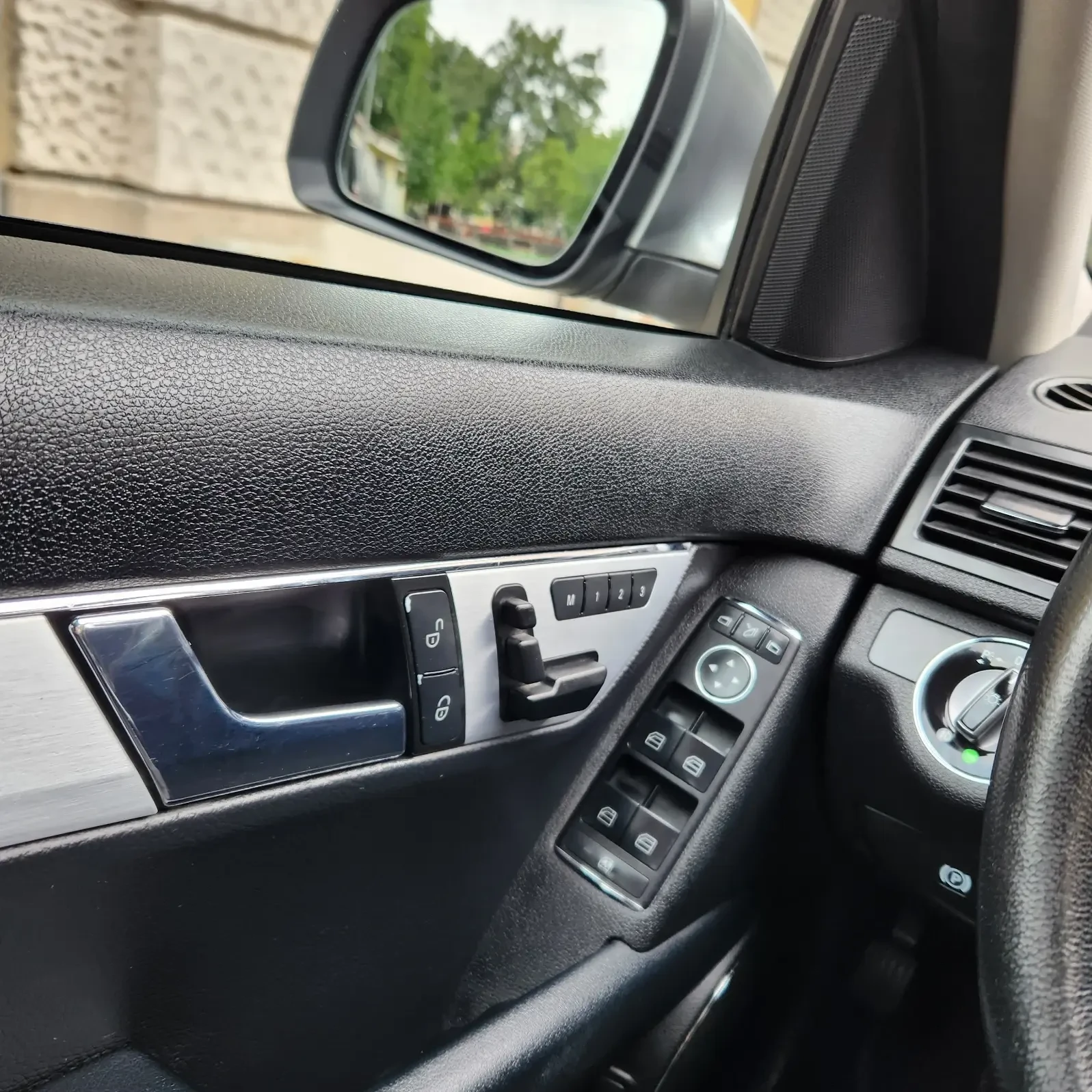 Mercedes-Benz C 280, снимка 9 - Автомобили и джипове - 56213657