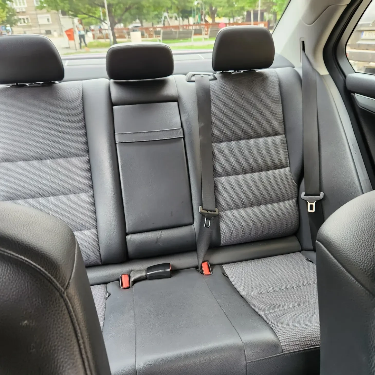 Mercedes-Benz C 280, снимка 11 - Автомобили и джипове - 56213657