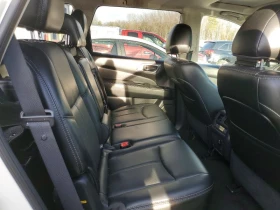 Nissan Pathfinder 3.5L 6 4x4 w/Front Whl Drv, снимка 11