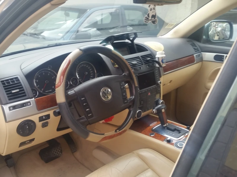 VW Touareg, снимка 3 - Автомобили и джипове - 52341996