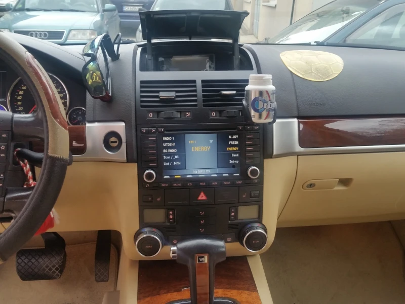 VW Touareg, снимка 4 - Автомобили и джипове - 52341996