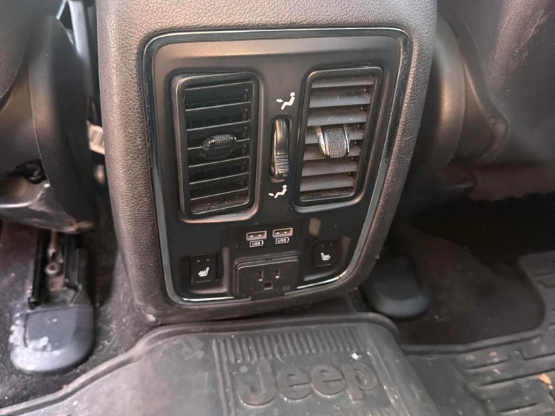Jeep Grand cherokee ОЧАКВАН ВНОС* Summit* 5.7 HEMI* Distr* Въздух* , снимка 10 - Автомобили и джипове - 53112909