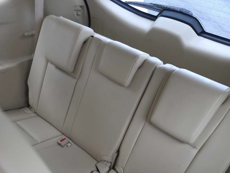 Toyota Highlander * АВТО КРЕДИТ* ЦЕНА ДО БГ * СЕРВИЗНА ИСТОРИЯ * , снимка 9 - Автомобили и джипове - 53142358