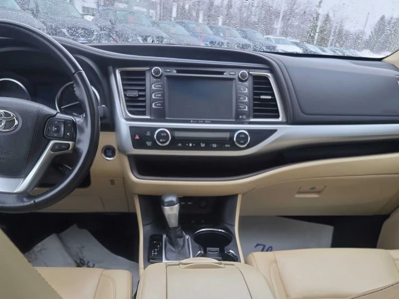 Toyota Highlander * АВТО КРЕДИТ* ЦЕНА ДО БГ * СЕРВИЗНА ИСТОРИЯ * , снимка 8 - Автомобили и джипове - 53142358