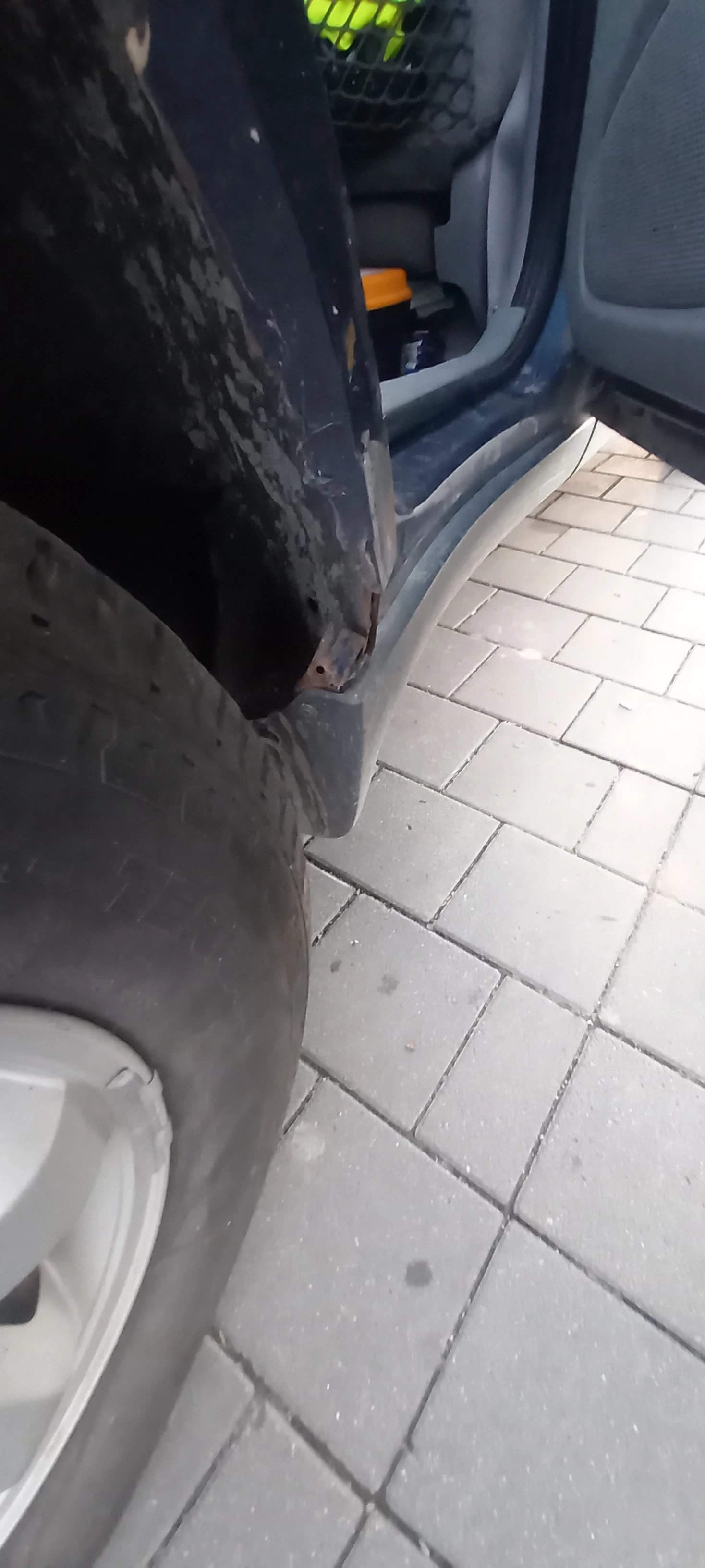 Mazda Tribute 2.0 - изображение 8