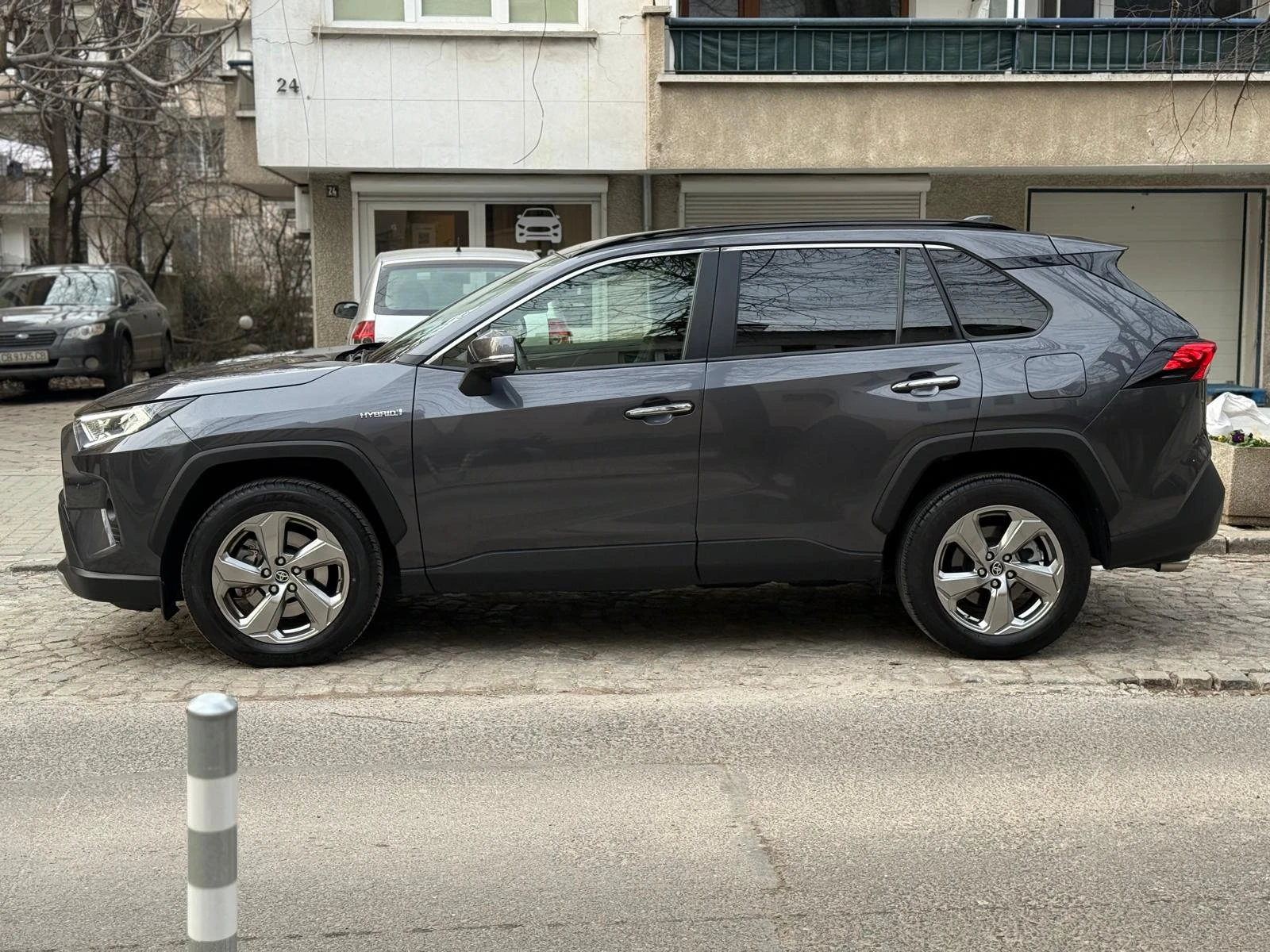 Toyota Rav4 Hybrid AWD Luxury , снимка 3 - Автомобили и джипове - 53709898