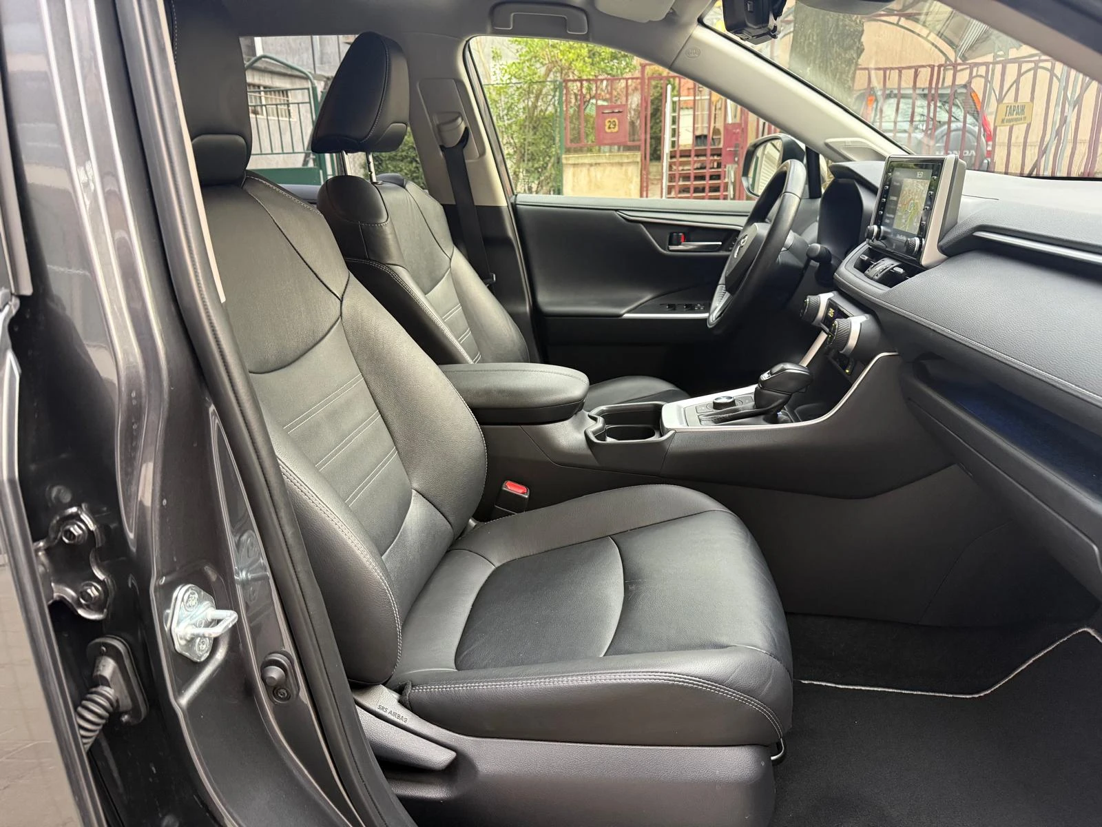 Toyota Rav4 Hybrid AWD Luxury , снимка 14 - Автомобили и джипове - 53709898