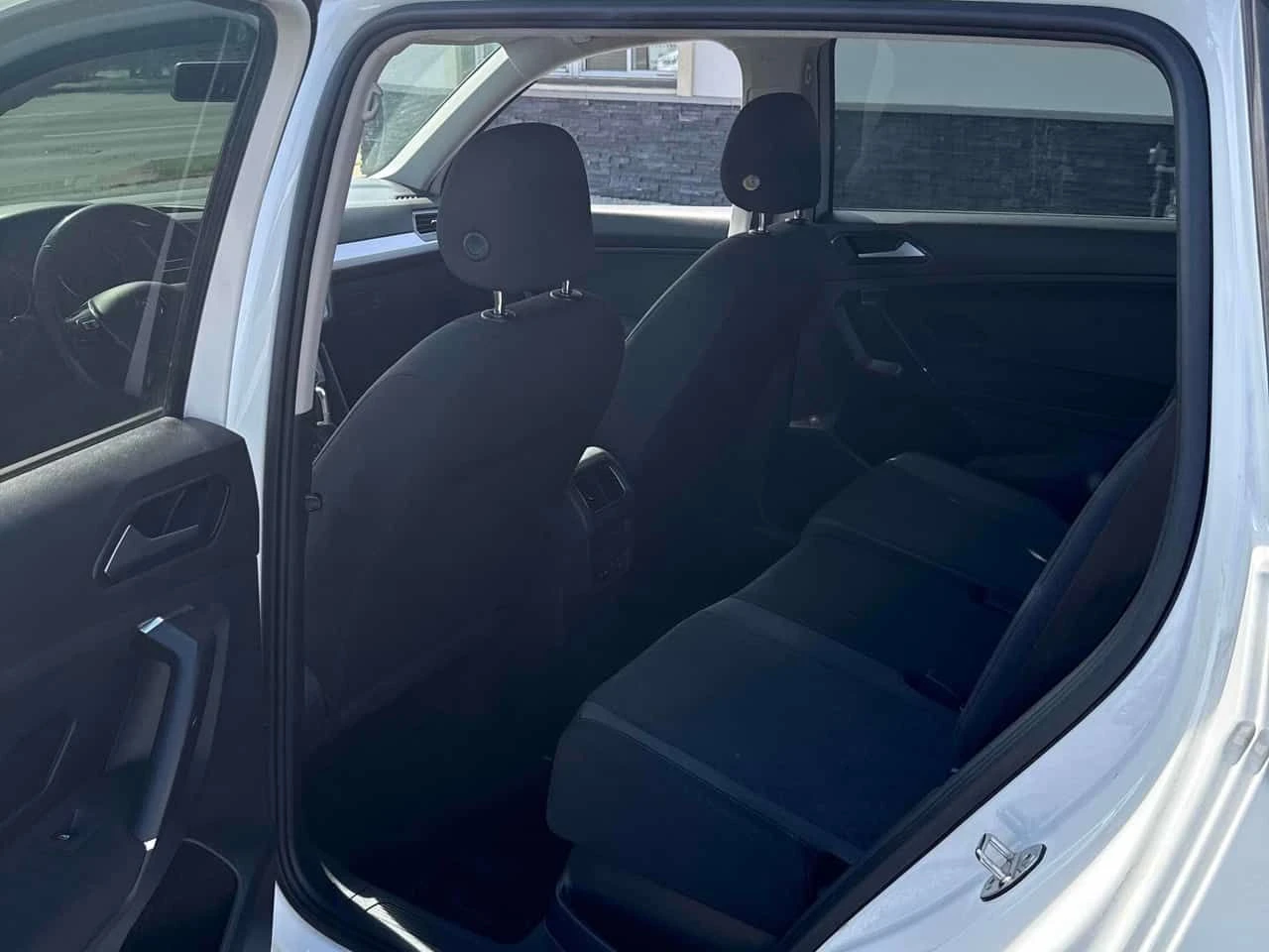 VW Tiguan * Trendline * CARFAX * KEYLESS * ПОДГРЕВ * , снимка 10 - Автомобили и джипове - 54913784