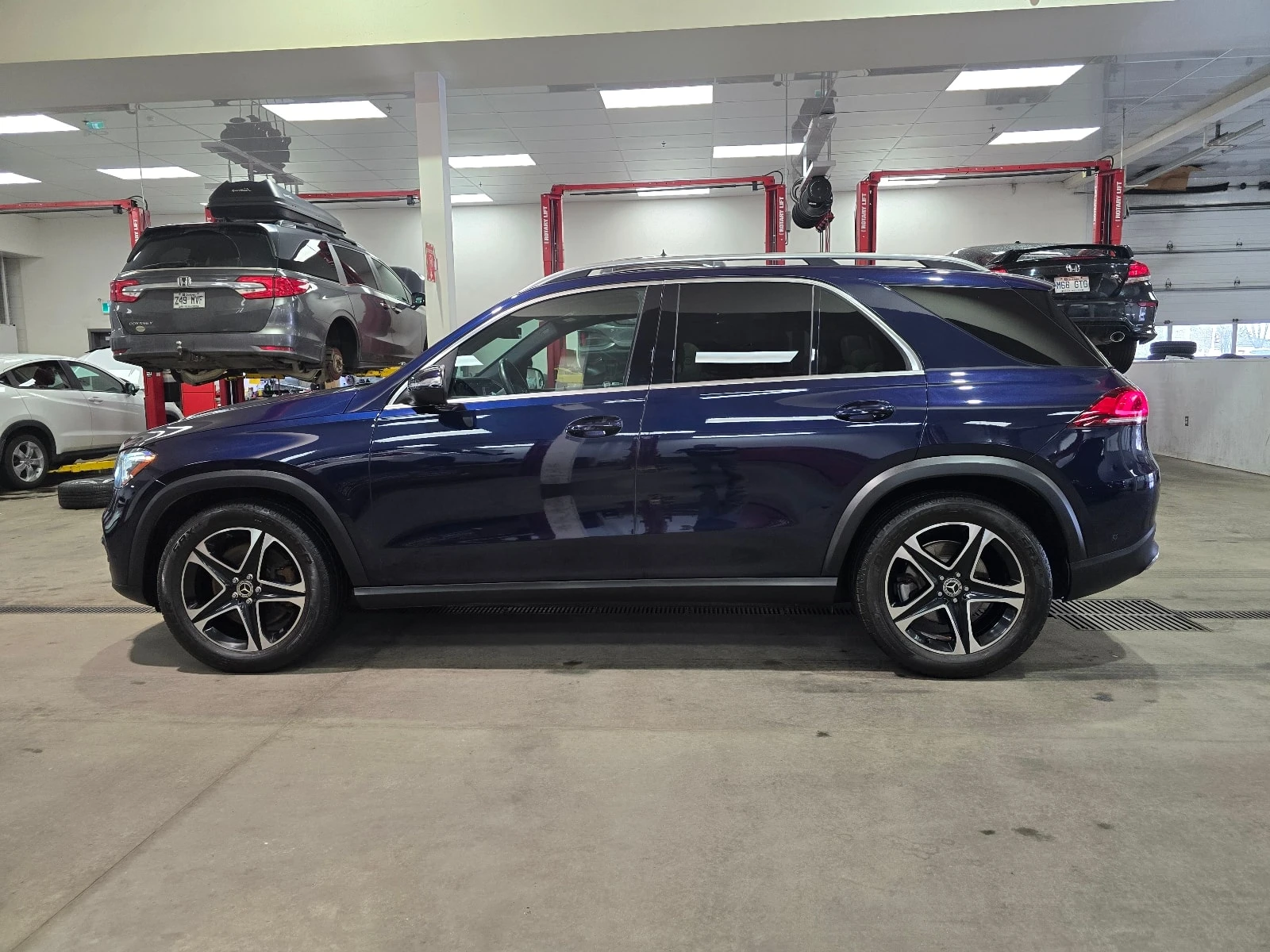 Mercedes-Benz GLE 450  / BURMESTER / 360 / DISTRONIC , снимка 4 - Автомобили и джипове - 55938997