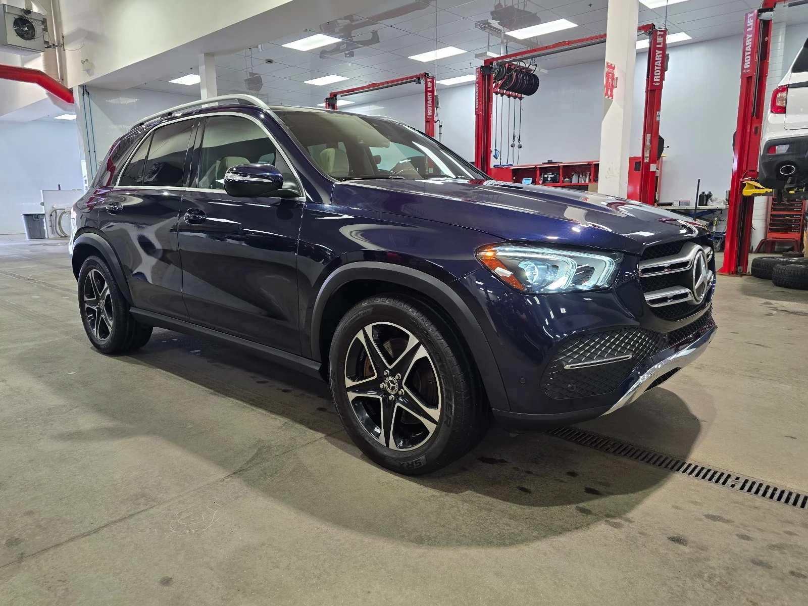 Mercedes-Benz GLE 450  / BURMESTER / 360 / DISTRONIC , снимка 3 - Автомобили и джипове - 55938997