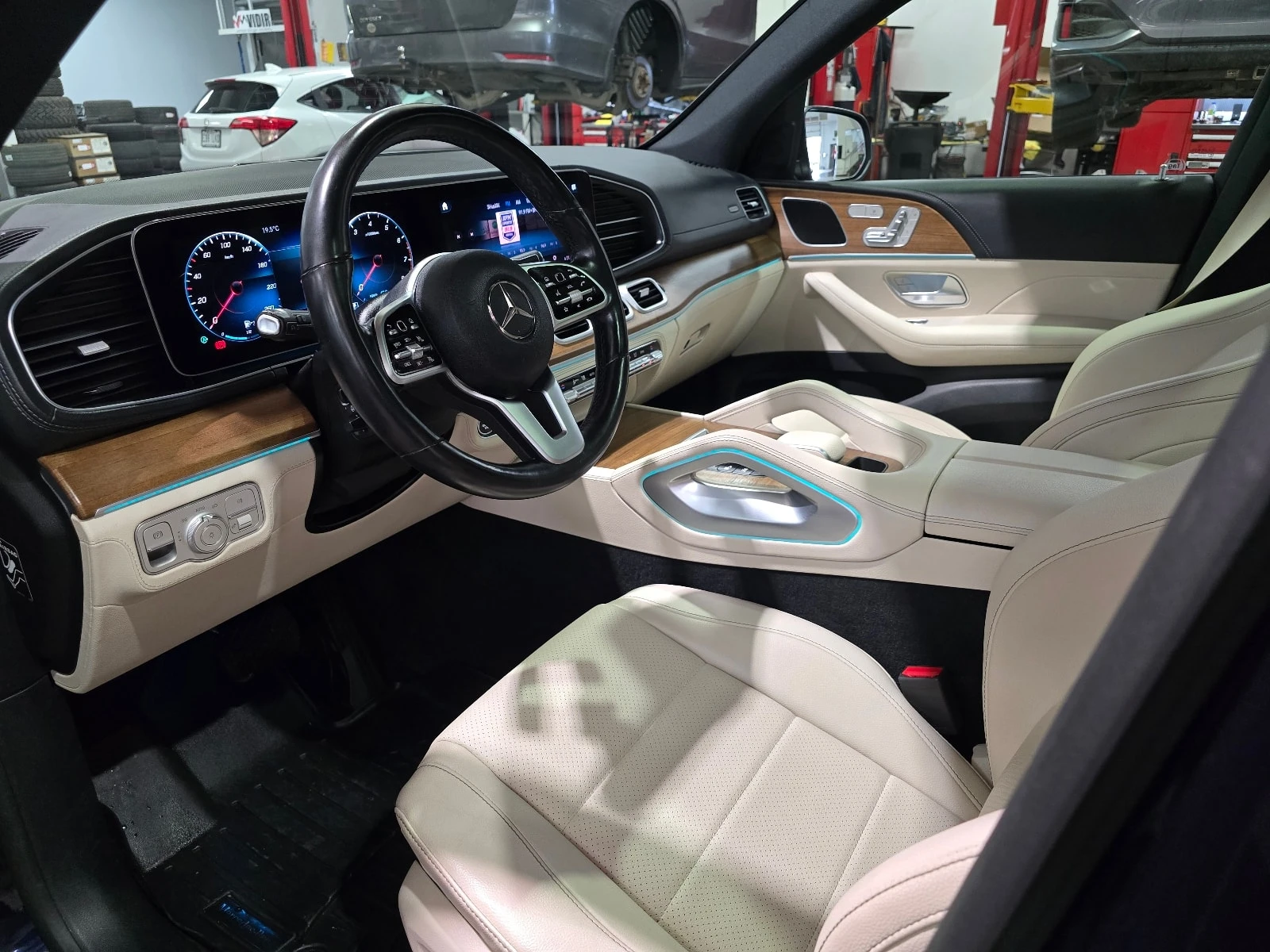 Mercedes-Benz GLE 450  / BURMESTER / 360 / DISTRONIC , снимка 10 - Автомобили и джипове - 55938997