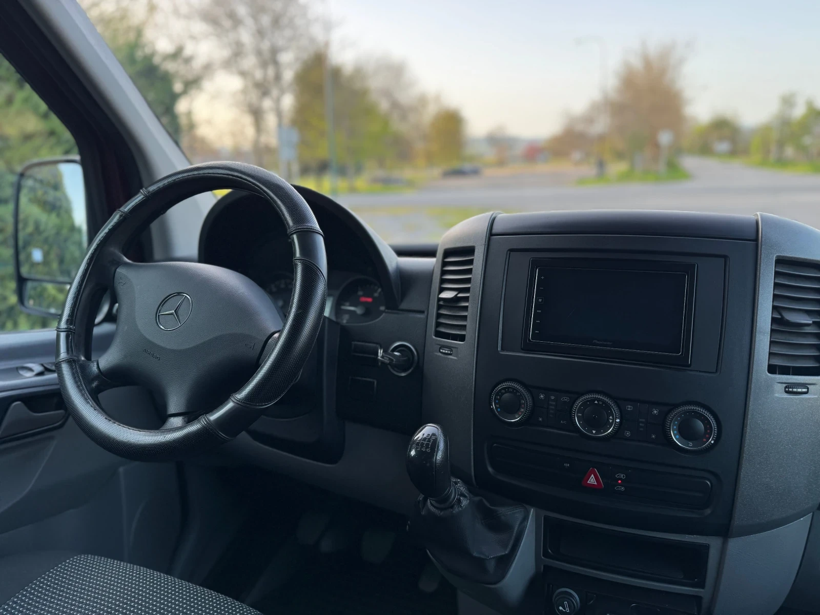 Mercedes-Benz Sprinter 216 CDI | Климатик | Печка | Вакуум - изображение 9