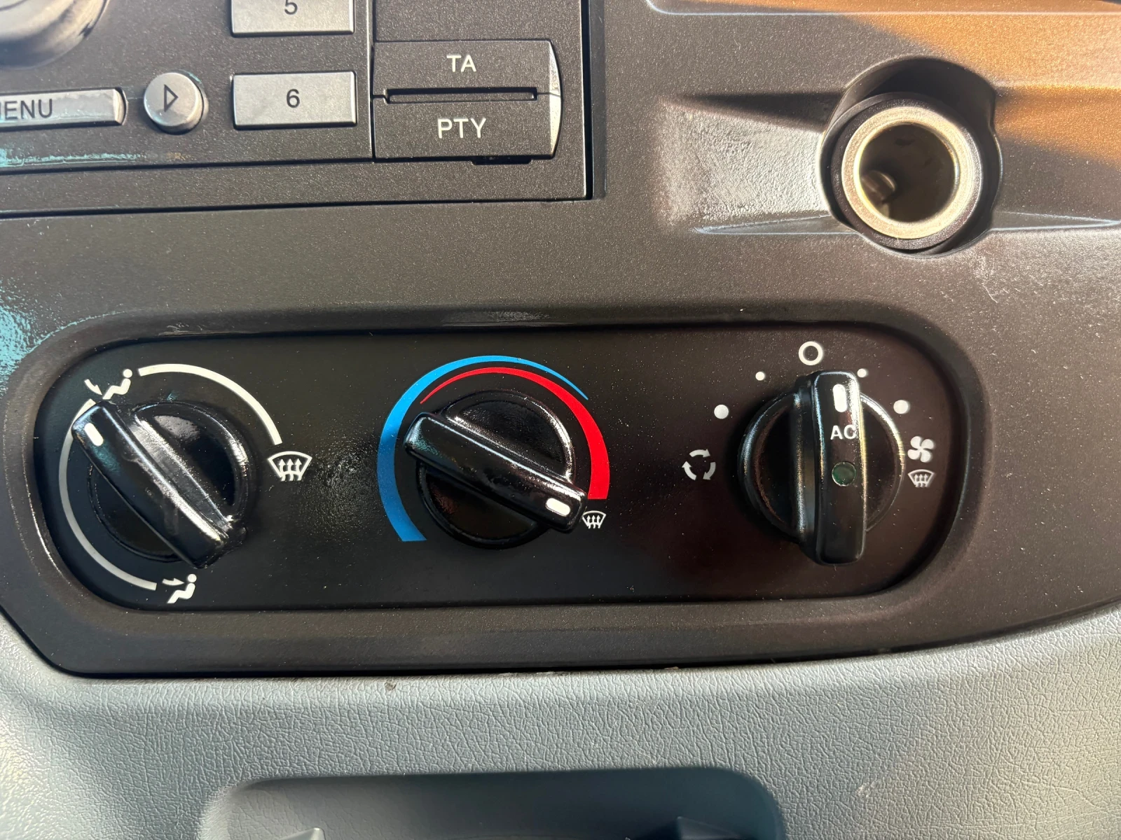 Ford Transit 9-МЕСТЕН! КЛИМАТИК!, снимка 10 - Бусове и автобуси - 53749679