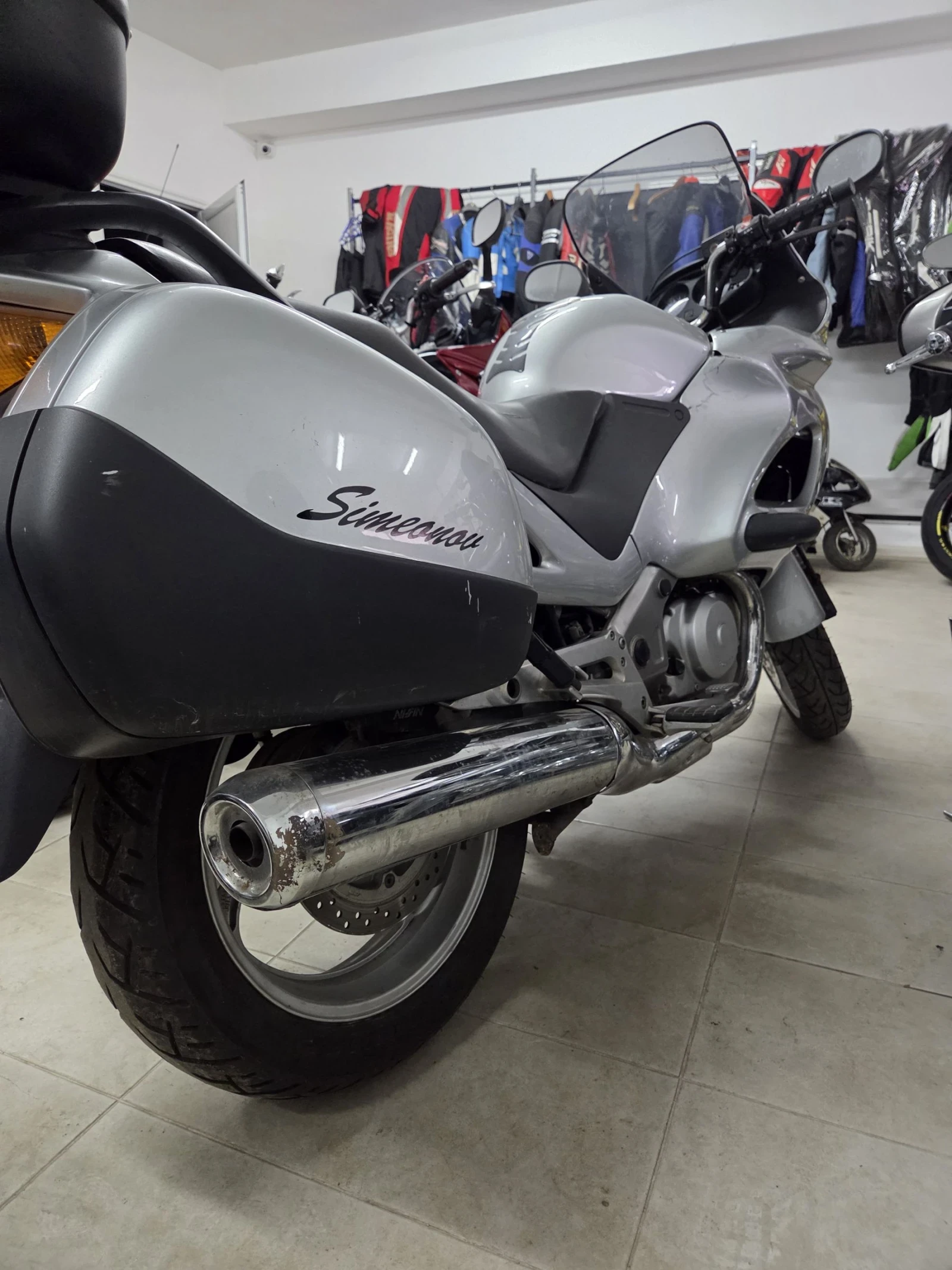 Honda Deauville NT650V, снимка 11 - Мотоциклети и мототехника - 55217693